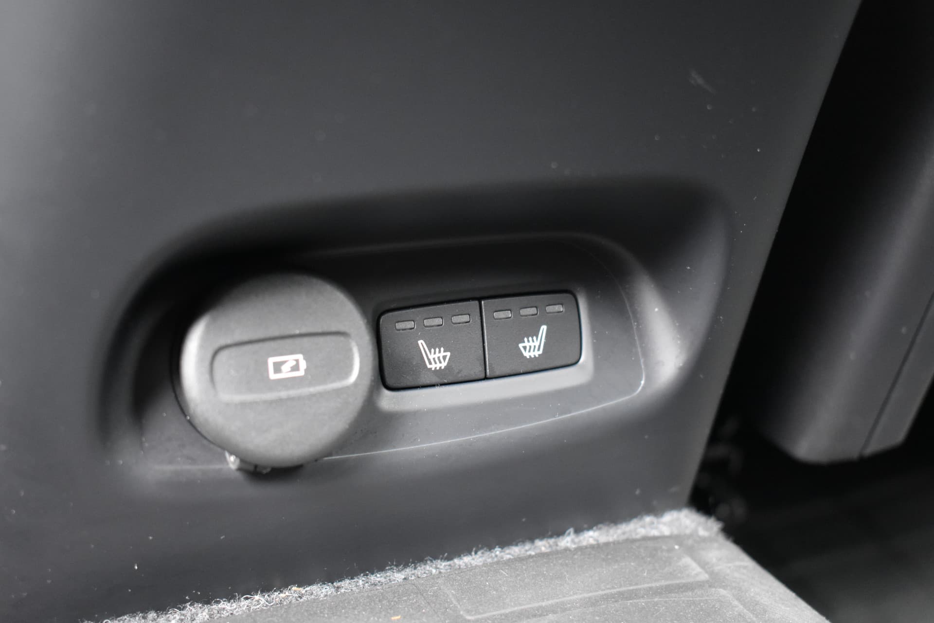 Volvo EX40 Extended Range 252PK Plus 82 kWh thumbnail 9