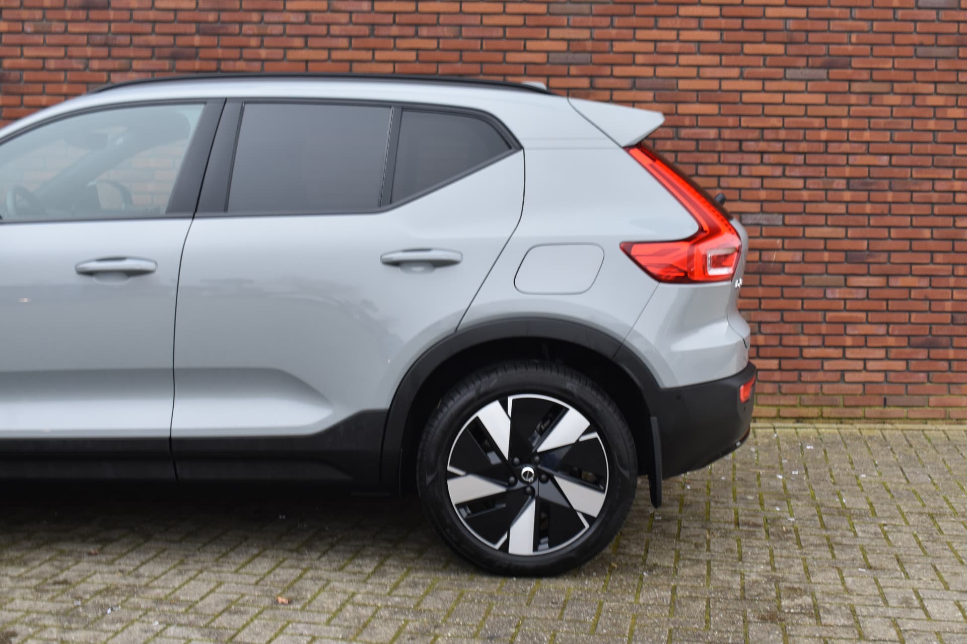 Volvo EX40 Extended Range 252PK Plus 82 kWh thumbnail 14