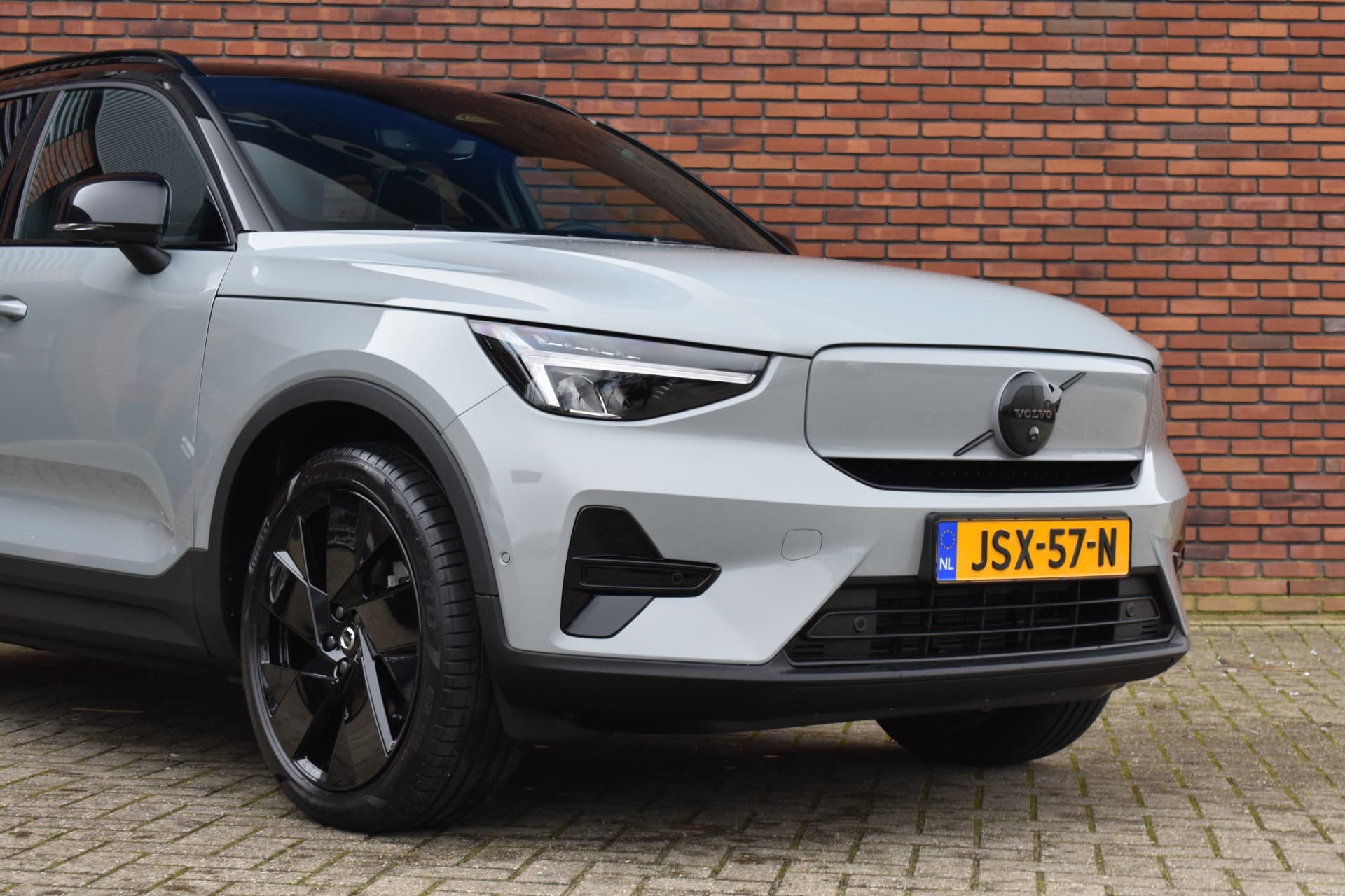 Volvo EX40 252PK Extended Range Ultra Black Edition 82 kWh thumbnail 2