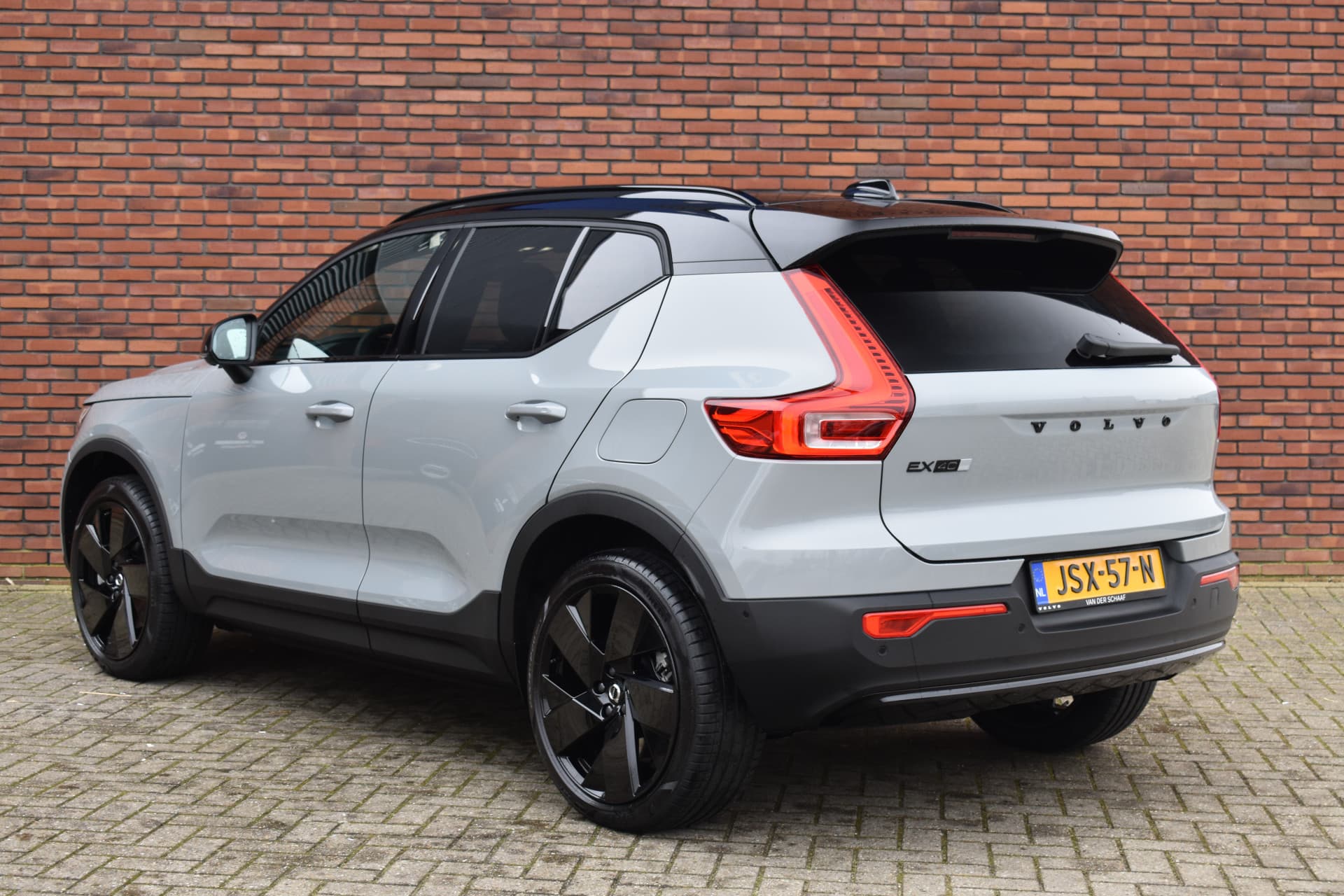 Volvo EX40 252PK Extended Range Ultra Black Edition 82 kWh thumbnail 3