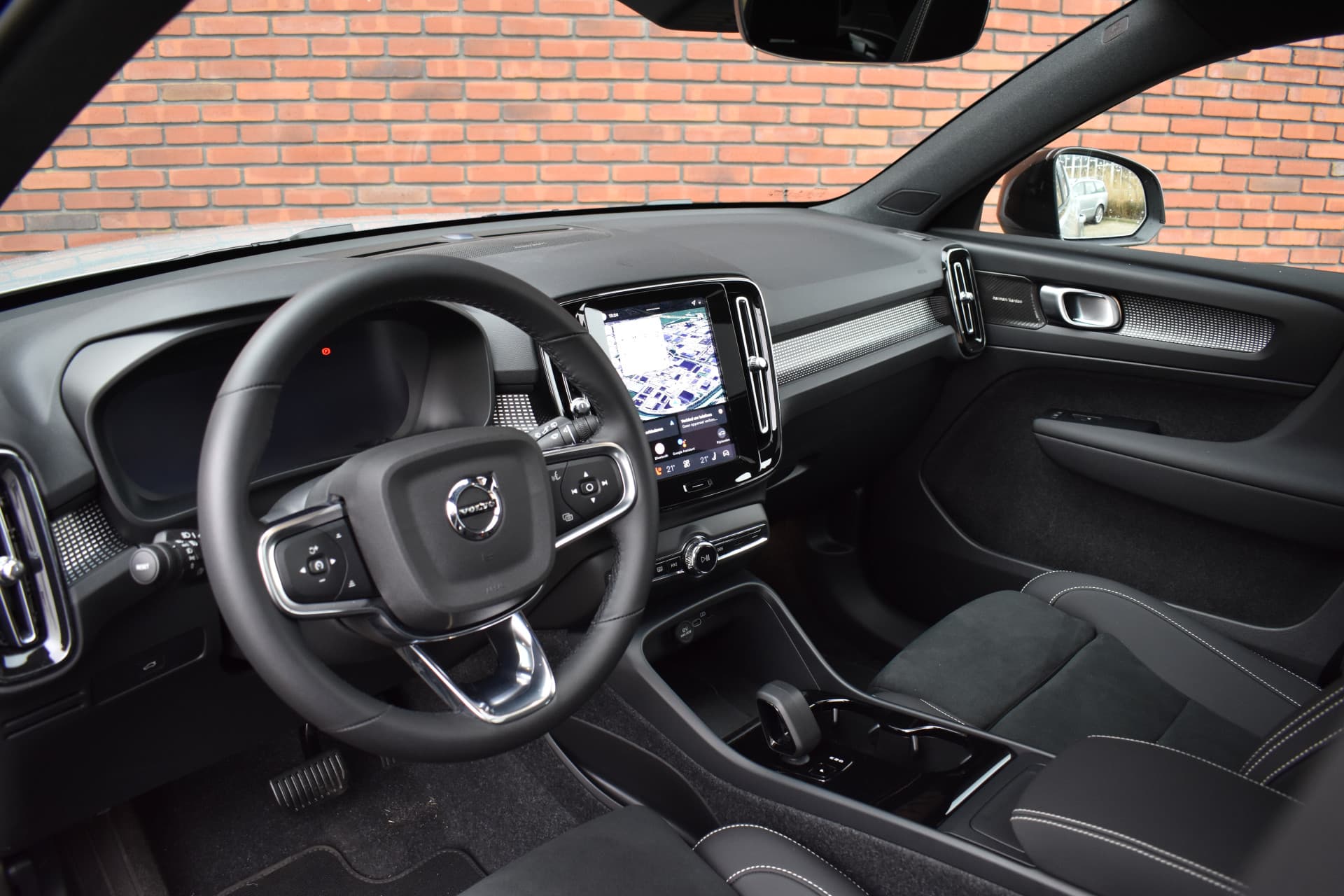 Volvo EX40 252PK Extended Range Ultra Black Edition 82 kWh thumbnail 6