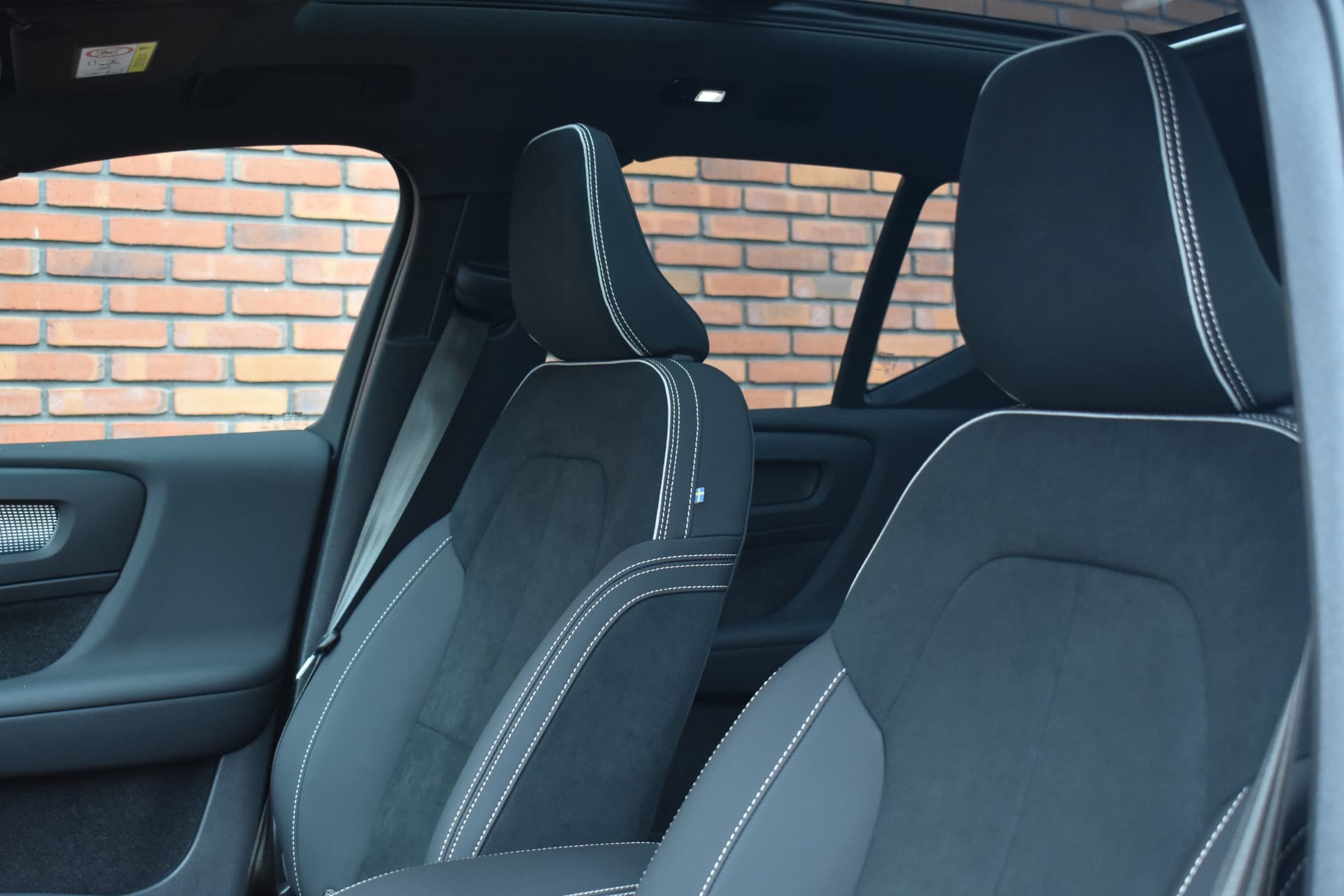 Volvo EX40 252PK Extended Range Ultra Black Edition 82 kWh thumbnail 8