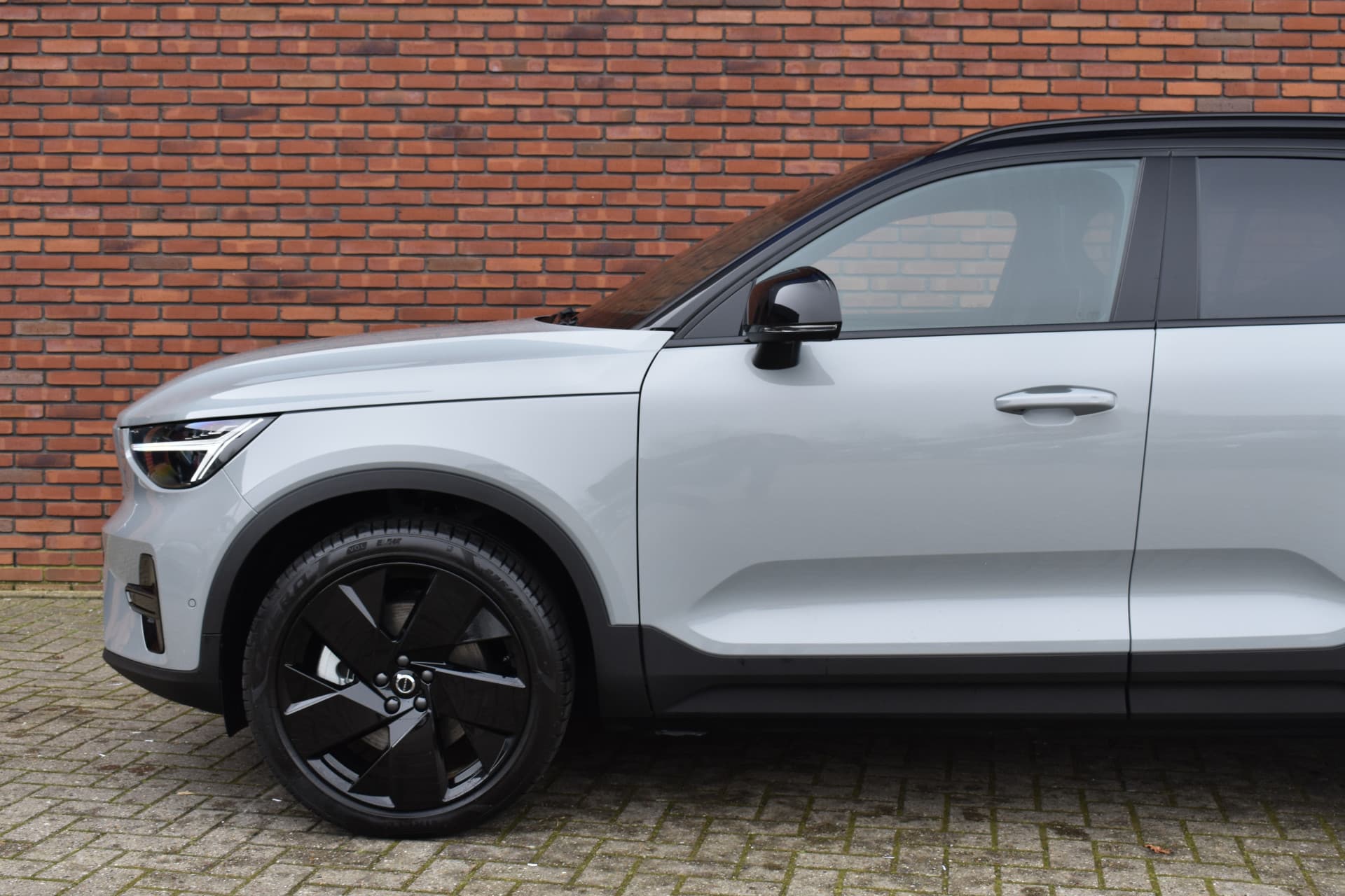 Volvo EX40 252PK Extended Range Ultra Black Edition 82 kWh thumbnail 12