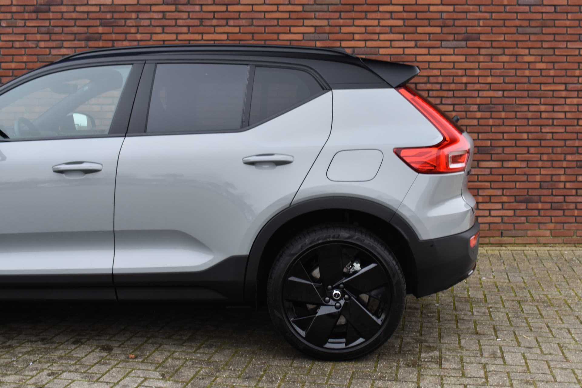 Volvo EX40 252PK Extended Range Ultra Black Edition 82 kWh thumbnail 13