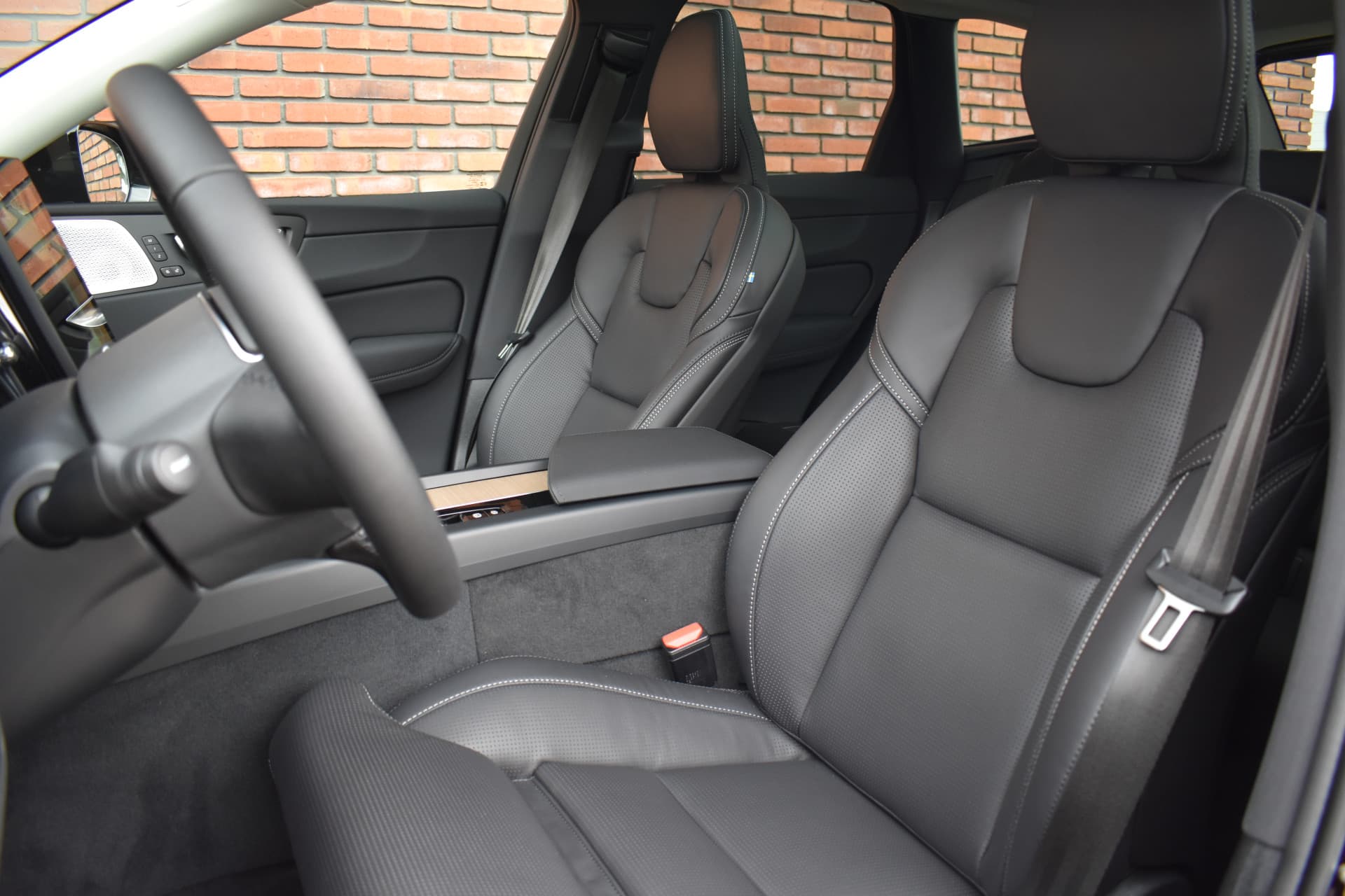 Volvo XC60 T6 350PK Plug-in hybrid AWD Ultra Dark Executive Edition | thumbnail 17