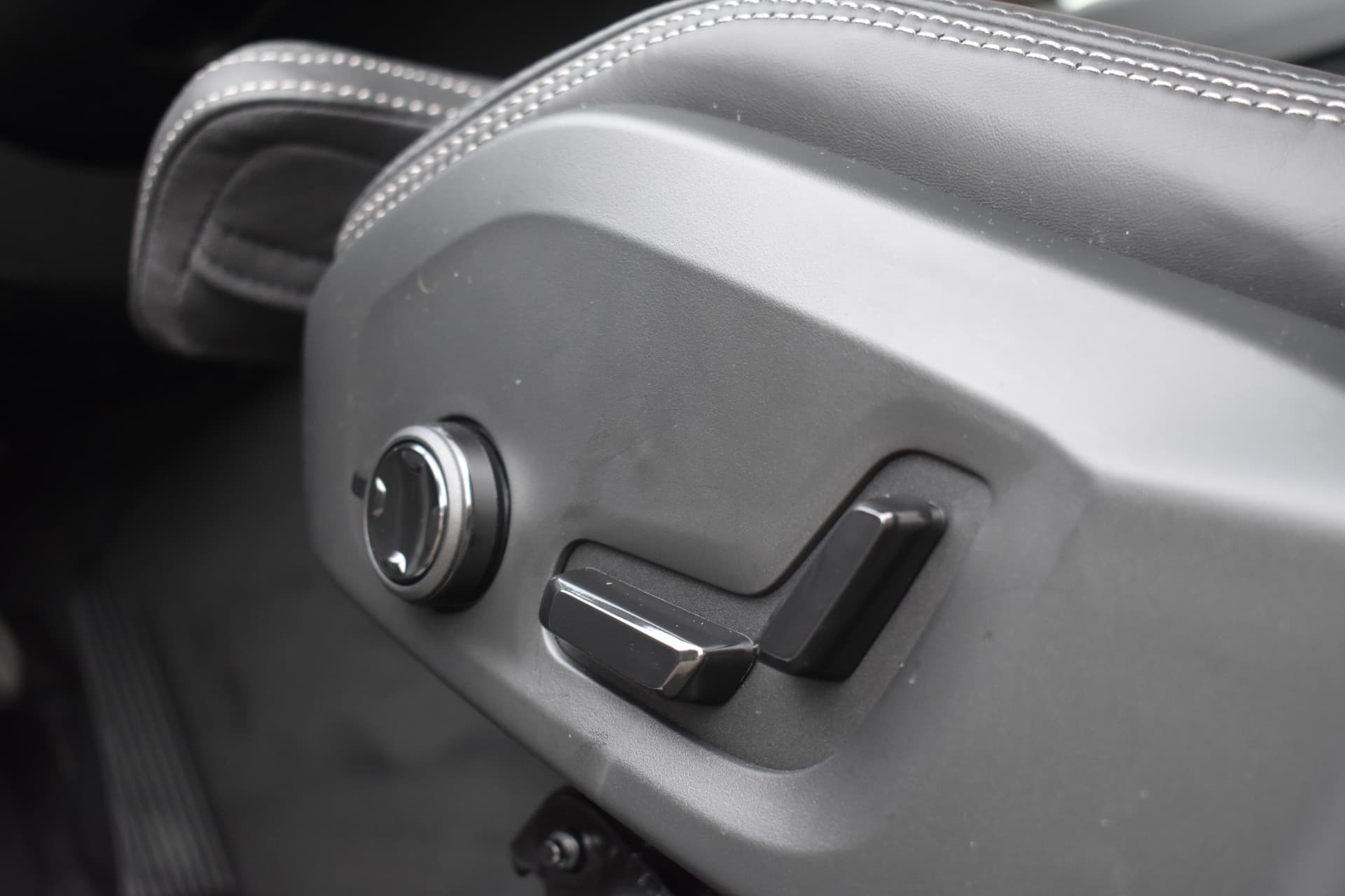 Volvo XC60 T6 350PK Plug-in hybrid AWD Ultra Dark Executive Edition | thumbnail 18