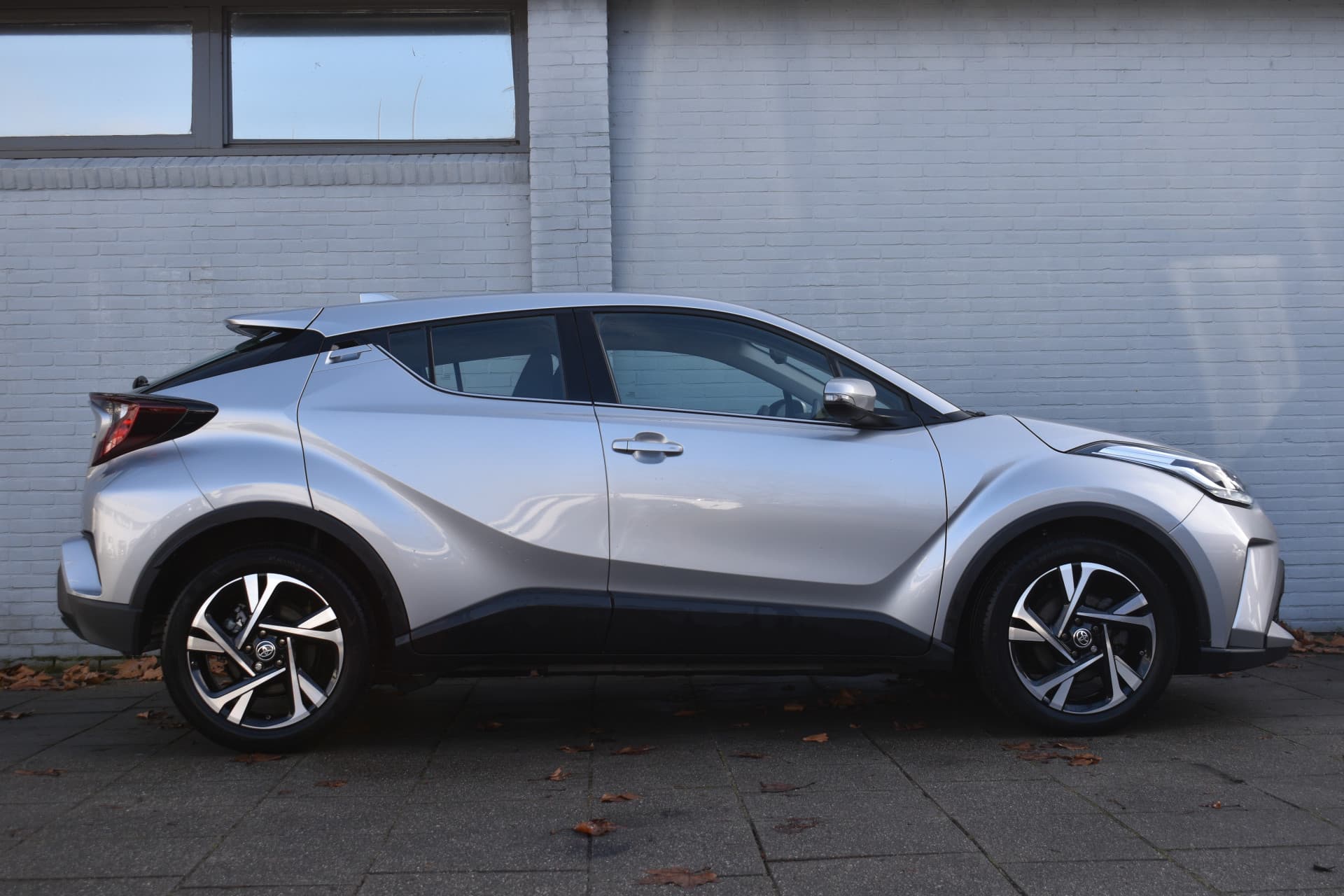 Toyota C-HR 5-deurs 1.8 Hybrid Dynamic Automaat 122pk thumbnail 3