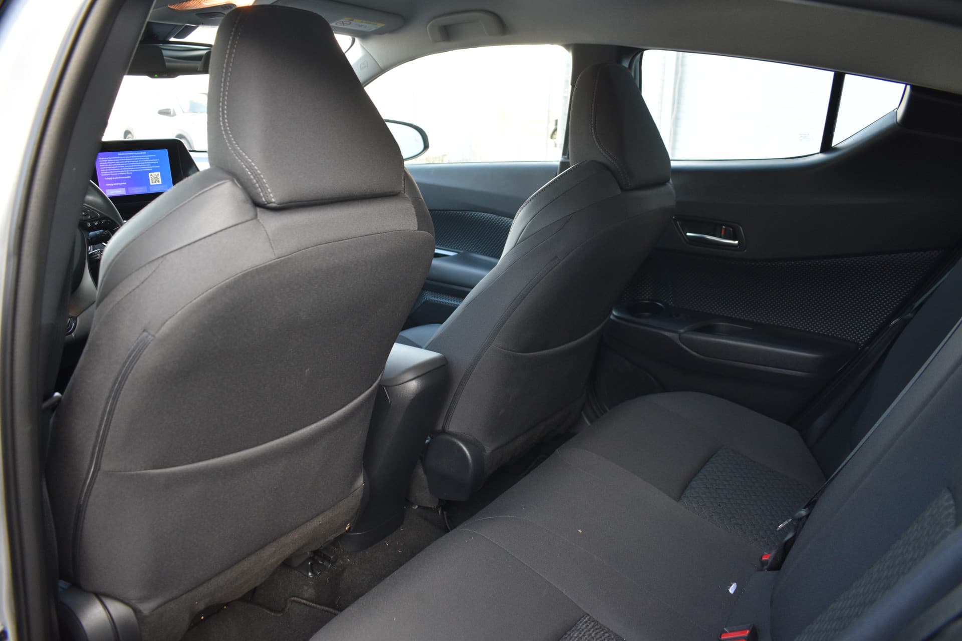 Toyota C-HR 5-deurs 1.8 Hybrid Dynamic Automaat 122pk thumbnail 9