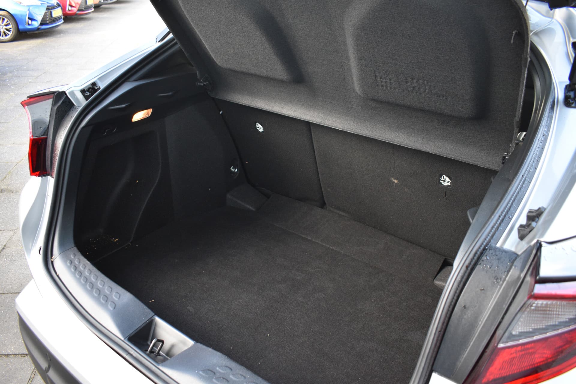 Toyota C-HR 5-deurs 1.8 Hybrid Dynamic Automaat 122pk thumbnail 10