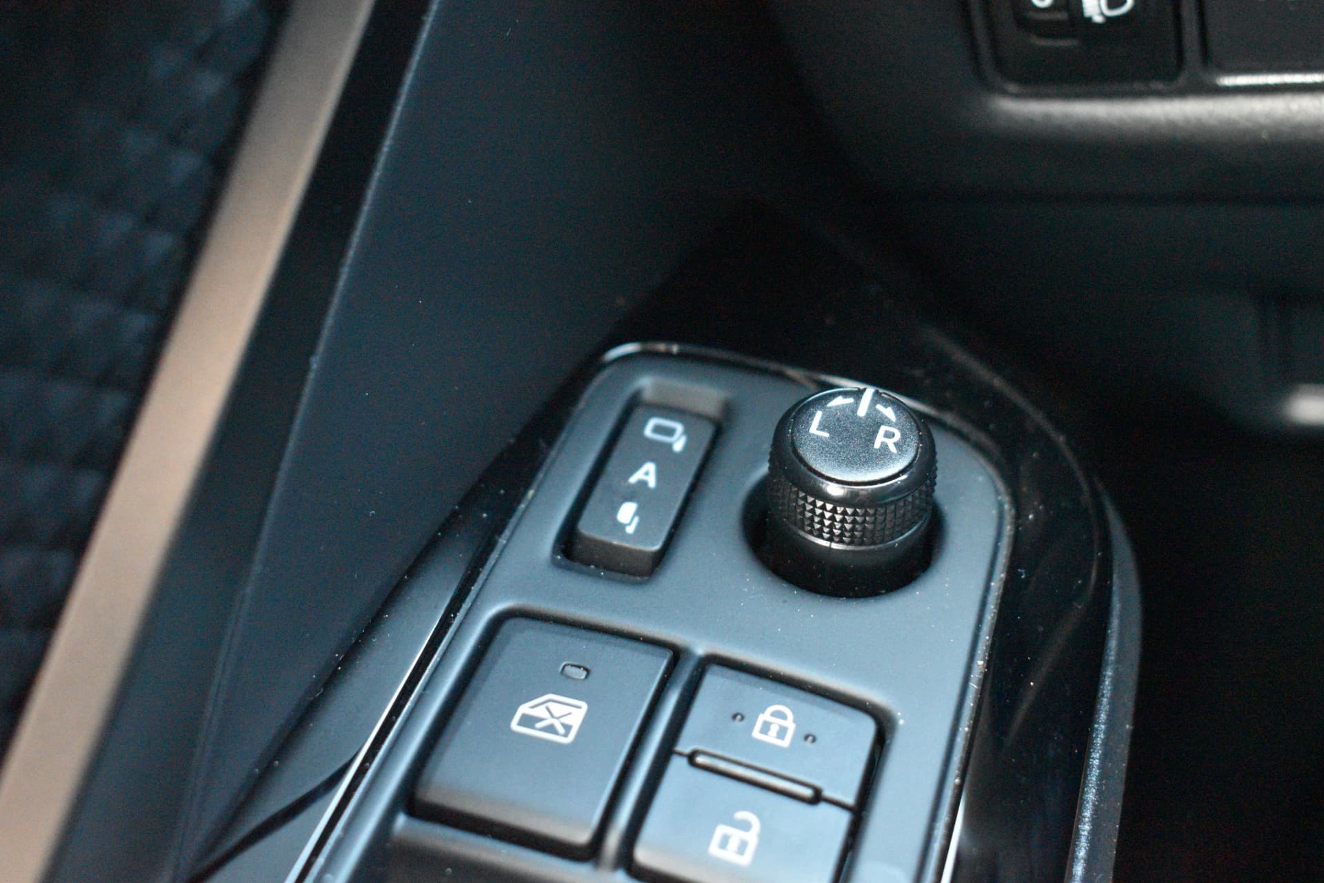 Toyota C-HR 5-deurs 1.8 Hybrid Dynamic Automaat 122pk thumbnail 12