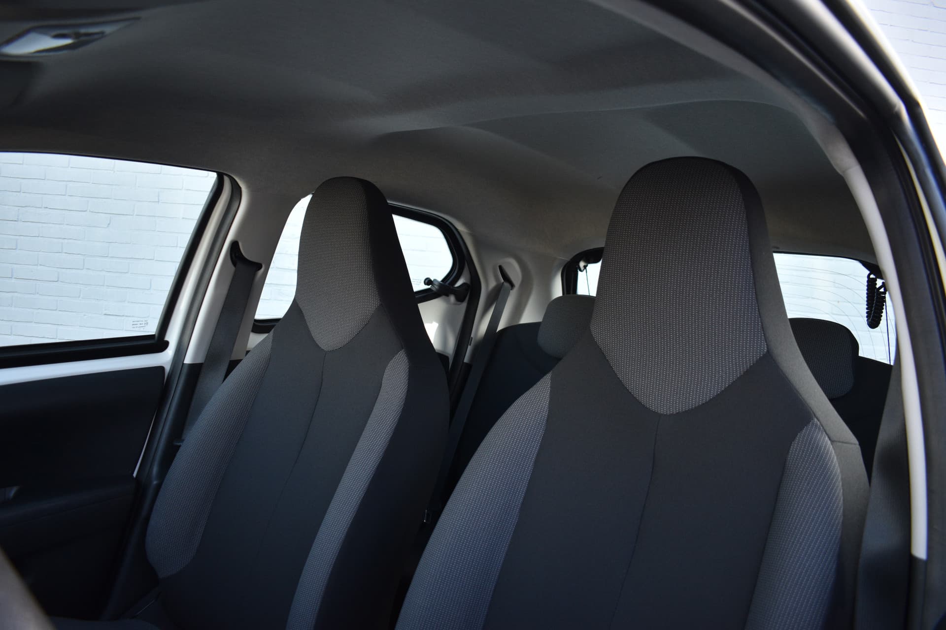 Toyota Aygo 1.0 VVT-i x-fun Handgeschakeld 72pk thumbnail 2