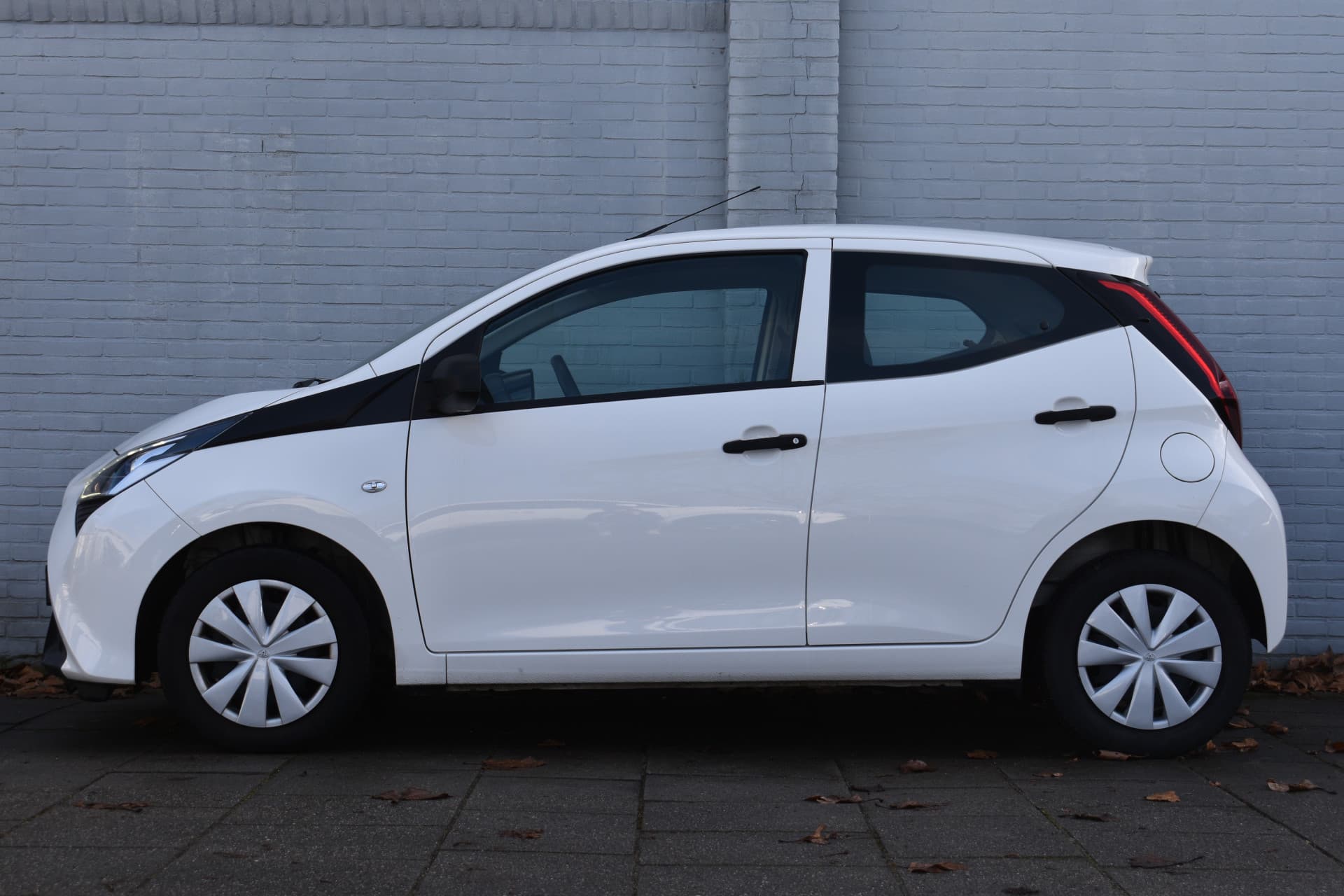 Toyota Aygo 1.0 VVT-i x-fun Handgeschakeld 72pk thumbnail 3