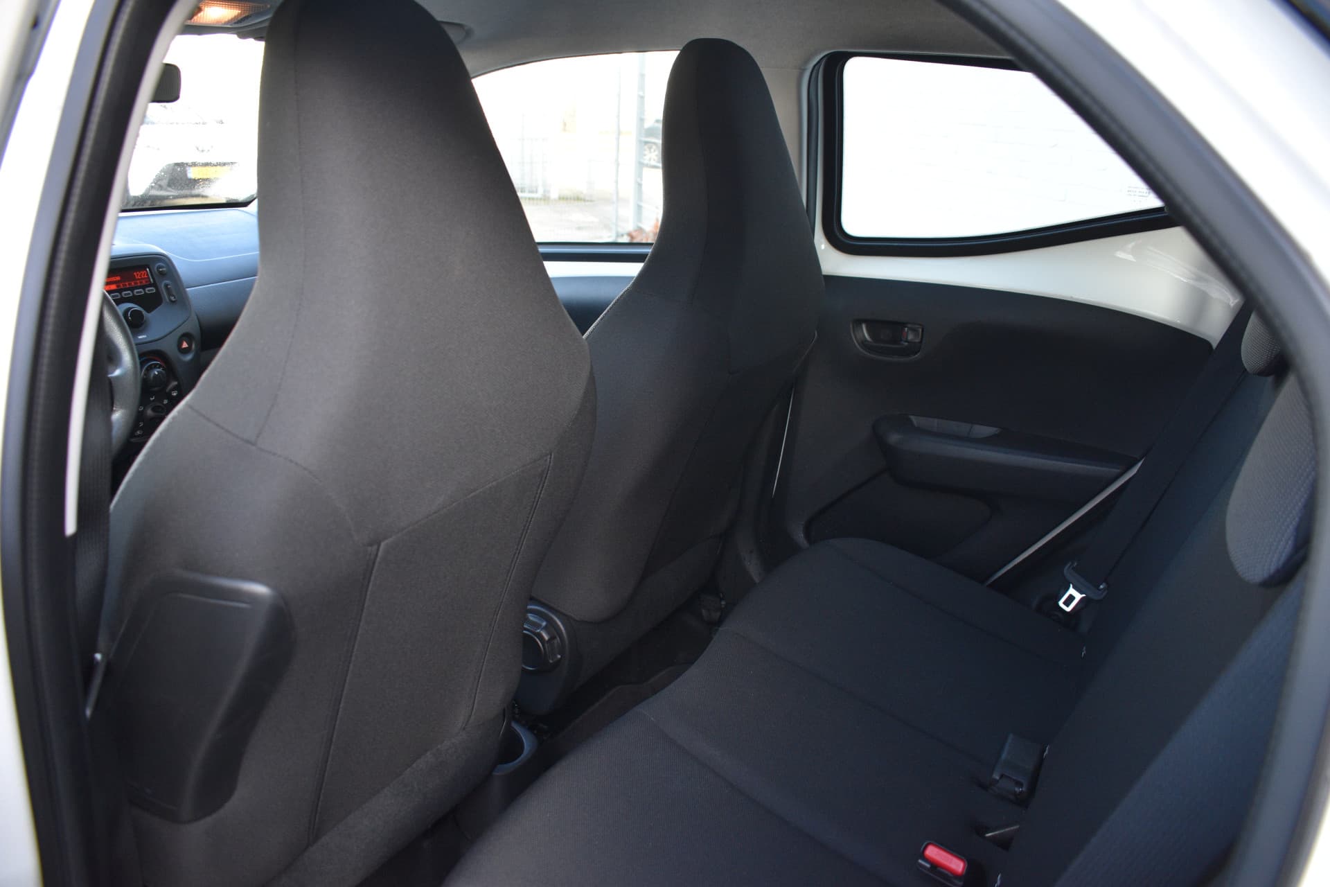 Toyota Aygo 1.0 VVT-i x-fun Handgeschakeld 72pk thumbnail 15