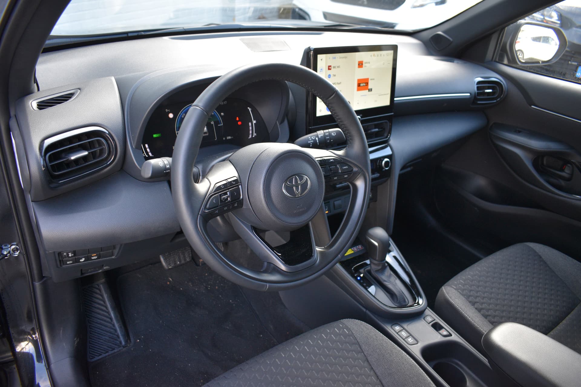 Toyota Yaris Cross Hybrid 115 Dynamic Automaat 116pk CVT thumbnail 6