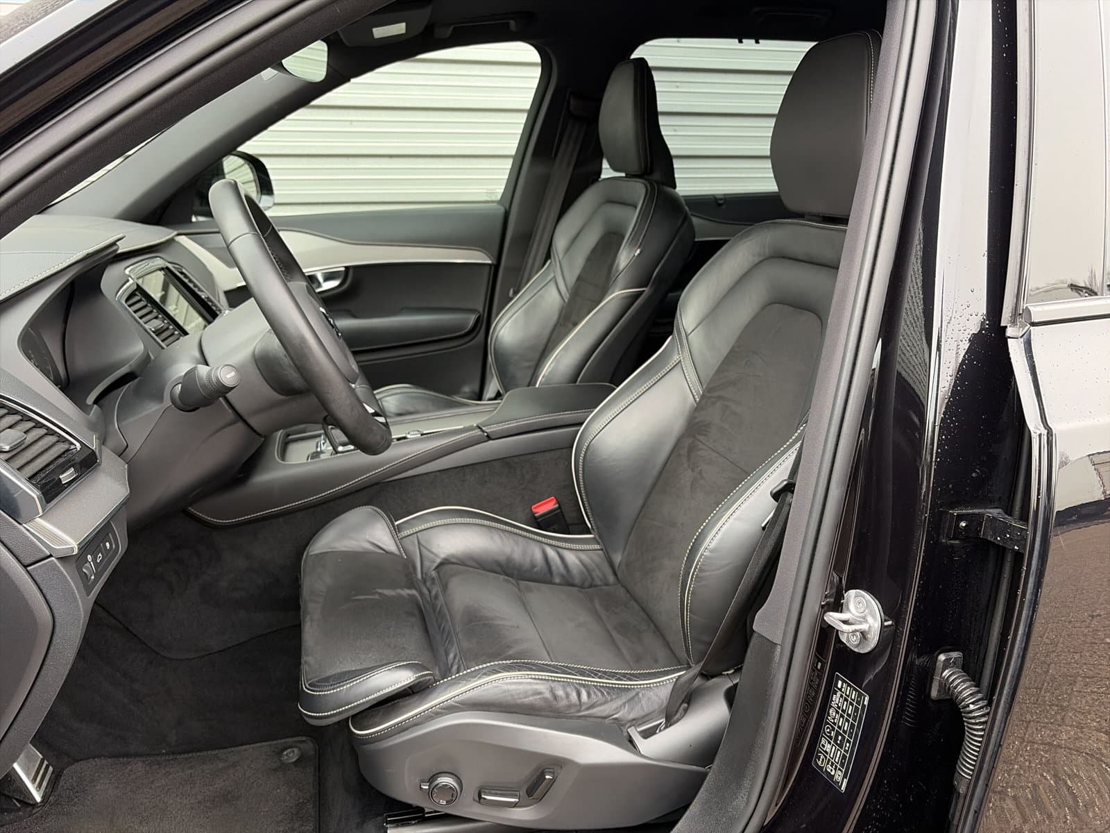 Volvo XC90 2.0 T8 Recharge AWD R-Design / Long Range / 22'' velgen / Luchtvering / Rondomzichtcamera / thumbnail 9