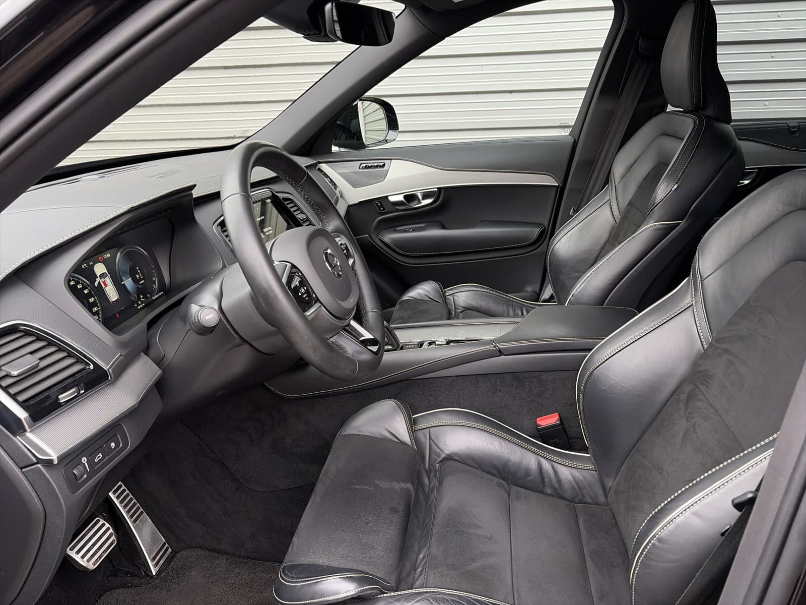 Volvo XC90 2.0 T8 Recharge AWD R-Design / Long Range / 22'' velgen / Luchtvering / Rondomzichtcamera / thumbnail 10