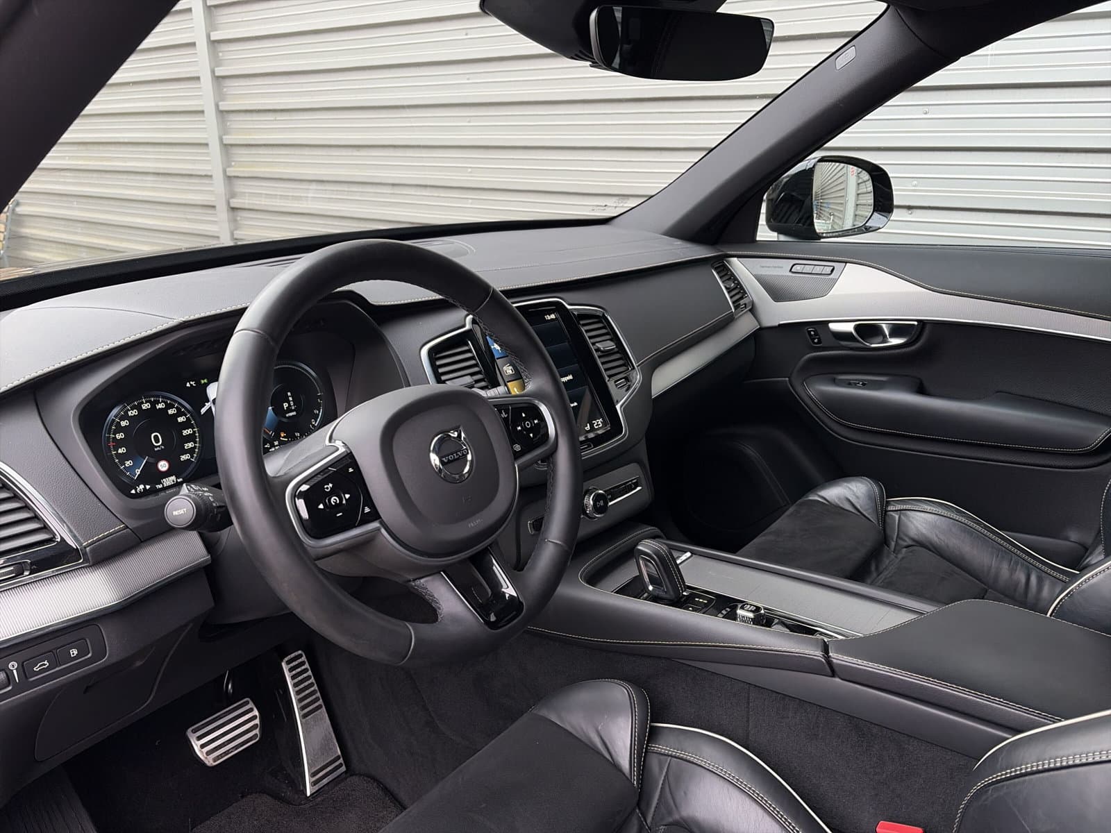Volvo XC90 2.0 T8 Recharge AWD R-Design / Long Range / 22'' velgen / Luchtvering / Rondomzichtcamera / thumbnail 11