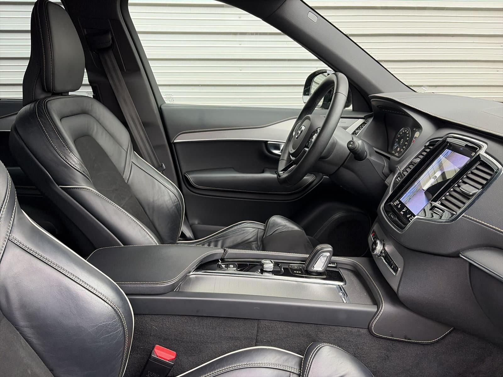 Volvo XC90 2.0 T8 Recharge AWD R-Design / Long Range / 22'' velgen / Luchtvering / Rondomzichtcamera / thumbnail 17