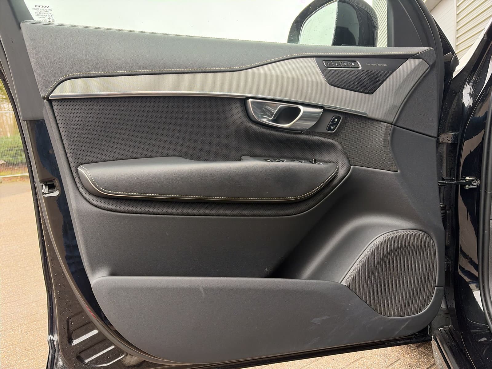 Volvo XC90 2.0 T8 Recharge AWD R-Design / Long Range / 22'' velgen / Luchtvering / Rondomzichtcamera / thumbnail 18