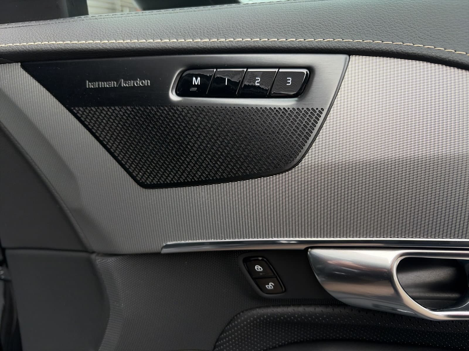 Volvo XC90 2.0 T8 Recharge AWD R-Design / Long Range / 22'' velgen / Luchtvering / Rondomzichtcamera / thumbnail 25