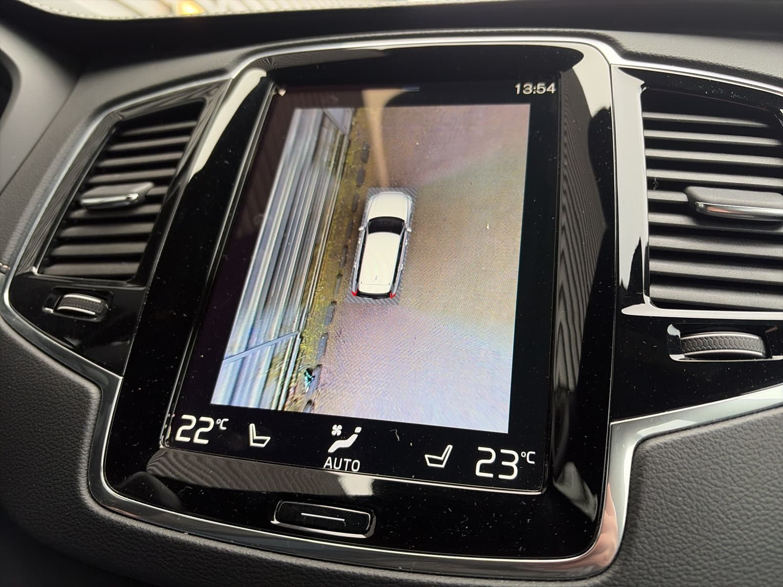 Volvo XC90 2.0 T8 Recharge AWD R-Design / Long Range / 22'' velgen / Luchtvering / Rondomzichtcamera / thumbnail 28