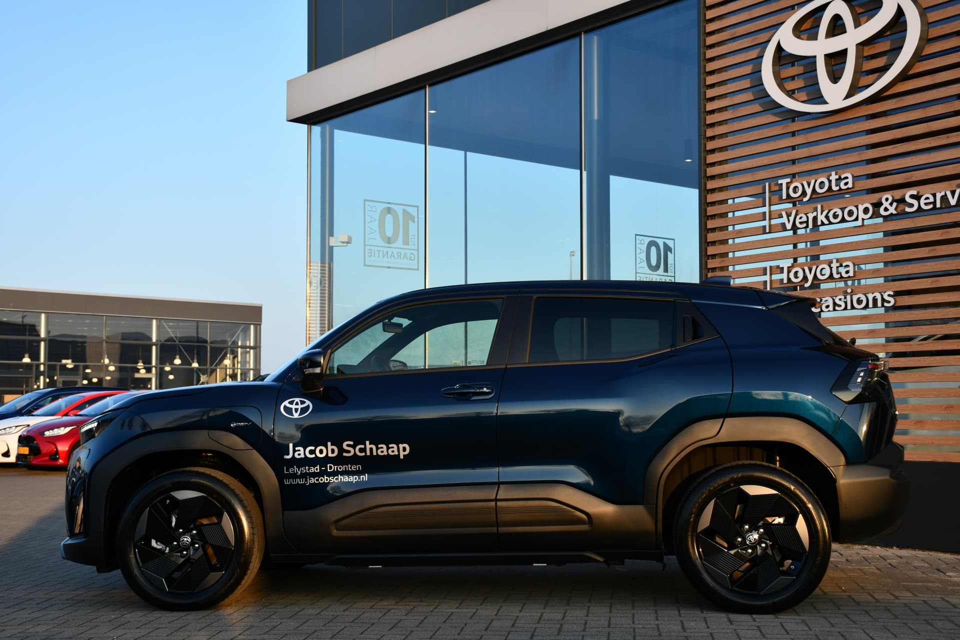 Toyota Urban Cruiser Dynamic 61 kWh Automaat 175pk thumbnail 5