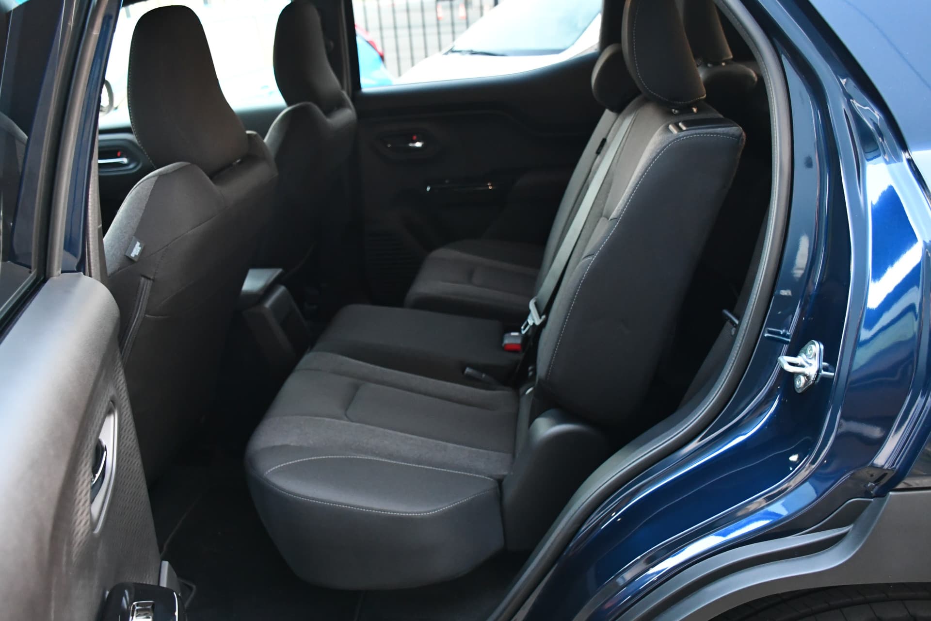 Toyota Urban Cruiser Dynamic 61 kWh Automaat 175pk thumbnail 12