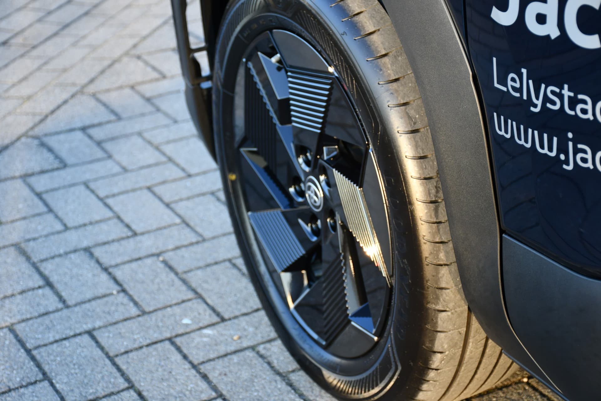 Toyota Urban Cruiser Dynamic 61 kWh Automaat 175pk thumbnail 15