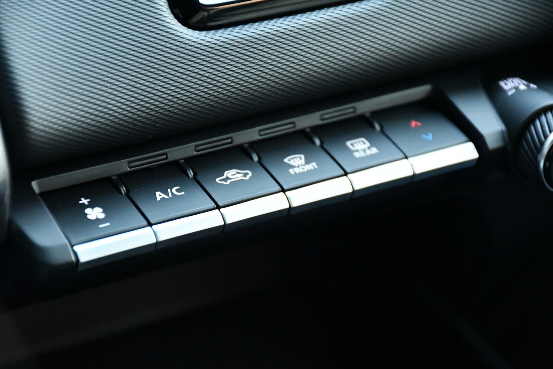 Toyota Urban Cruiser Dynamic 61 kWh Automaat 175pk thumbnail 25