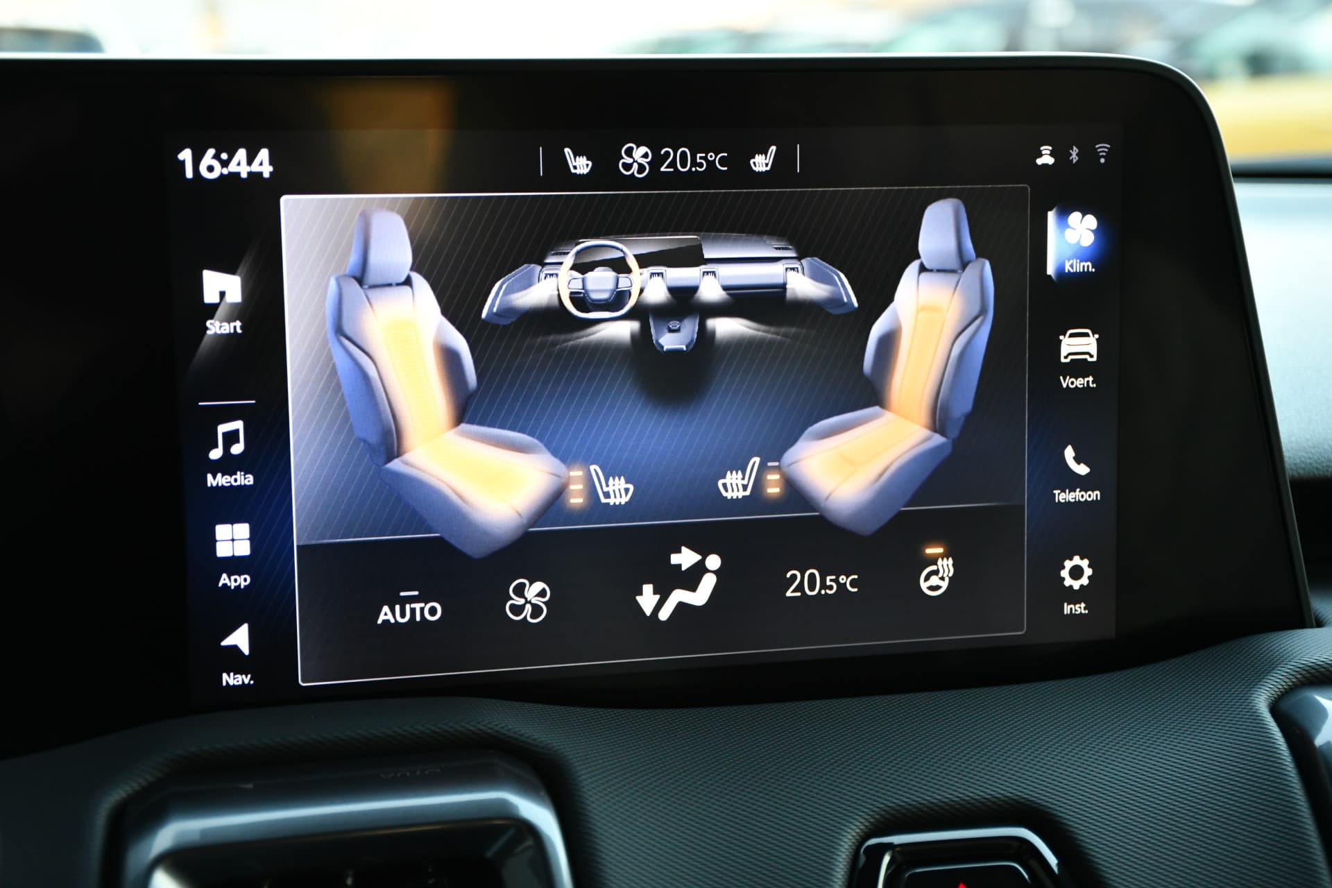 Toyota Urban Cruiser Dynamic 61 kWh Automaat 175pk thumbnail 28