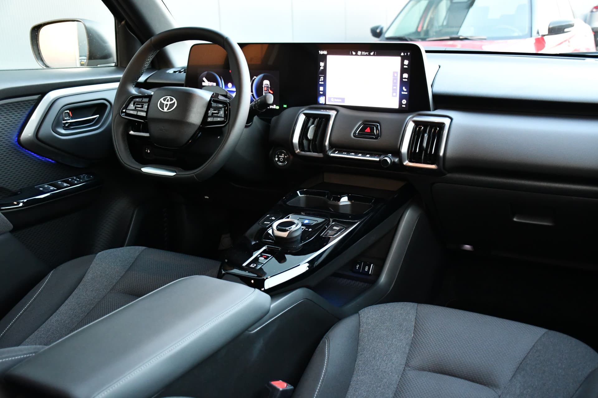 Toyota Urban Cruiser Dynamic 61 kWh Automaat 175pk thumbnail 30