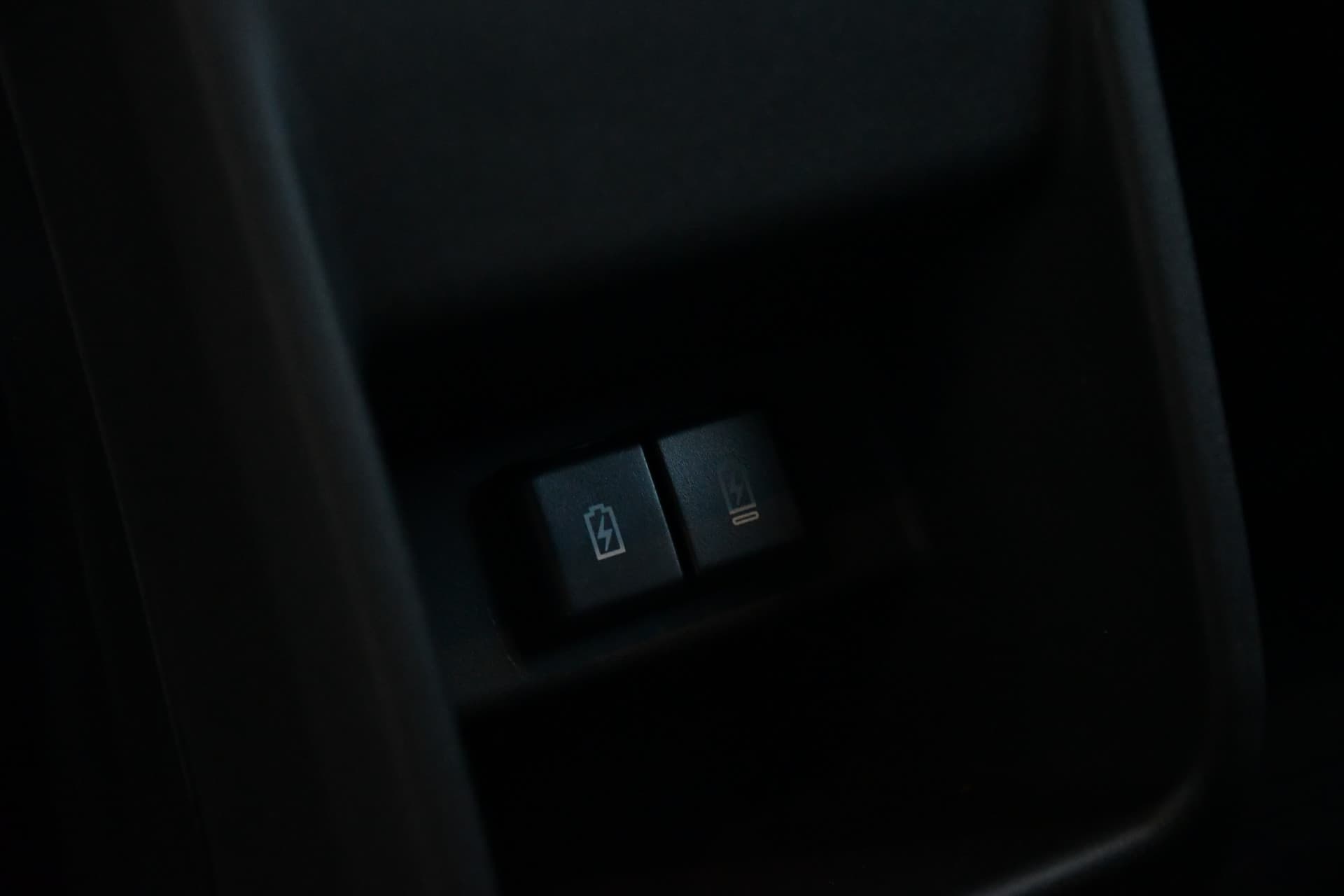 Toyota Urban Cruiser Dynamic 61 kWh Automaat 175pk thumbnail 32