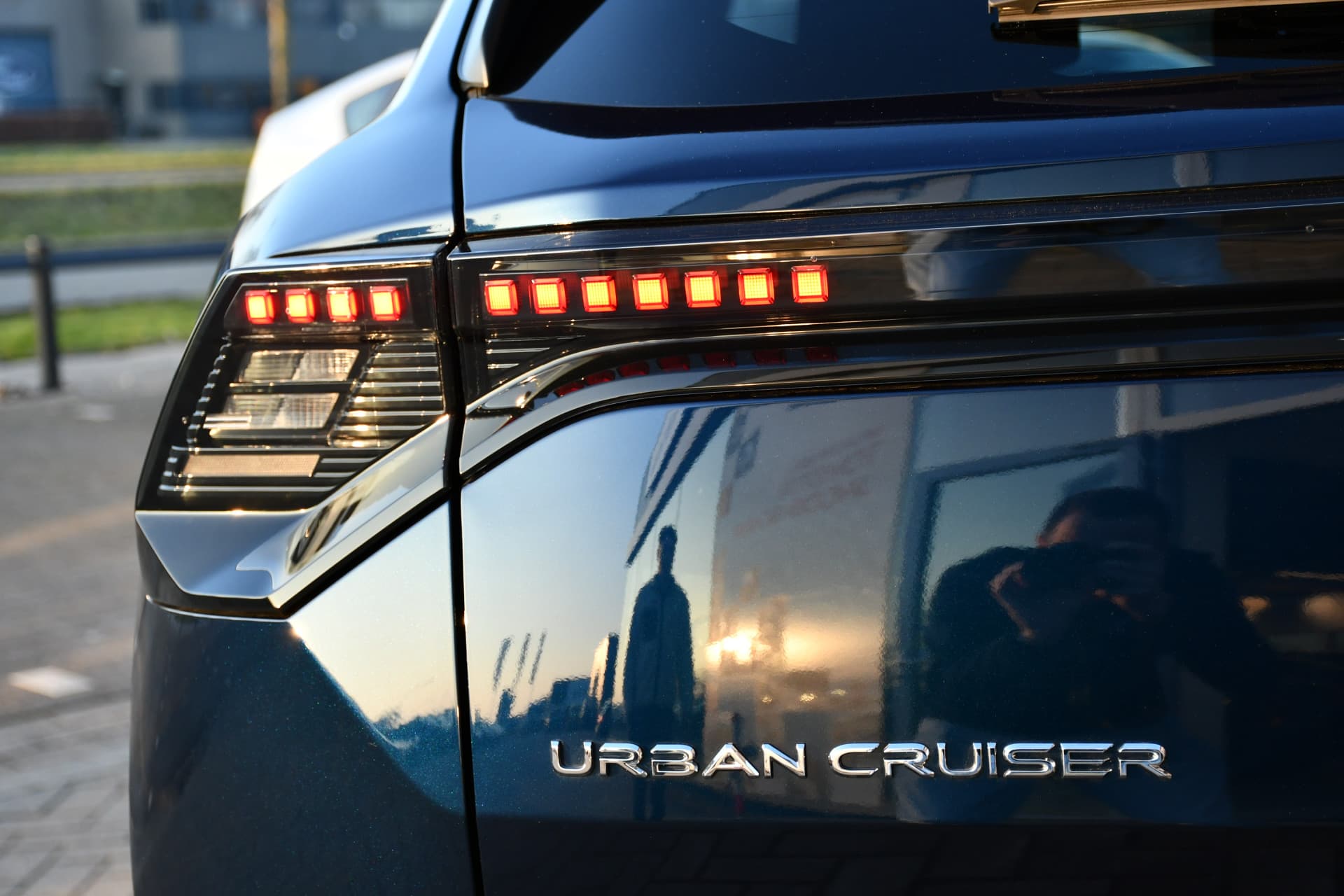 Toyota Urban Cruiser Dynamic 61 kWh Automaat 175pk thumbnail 33