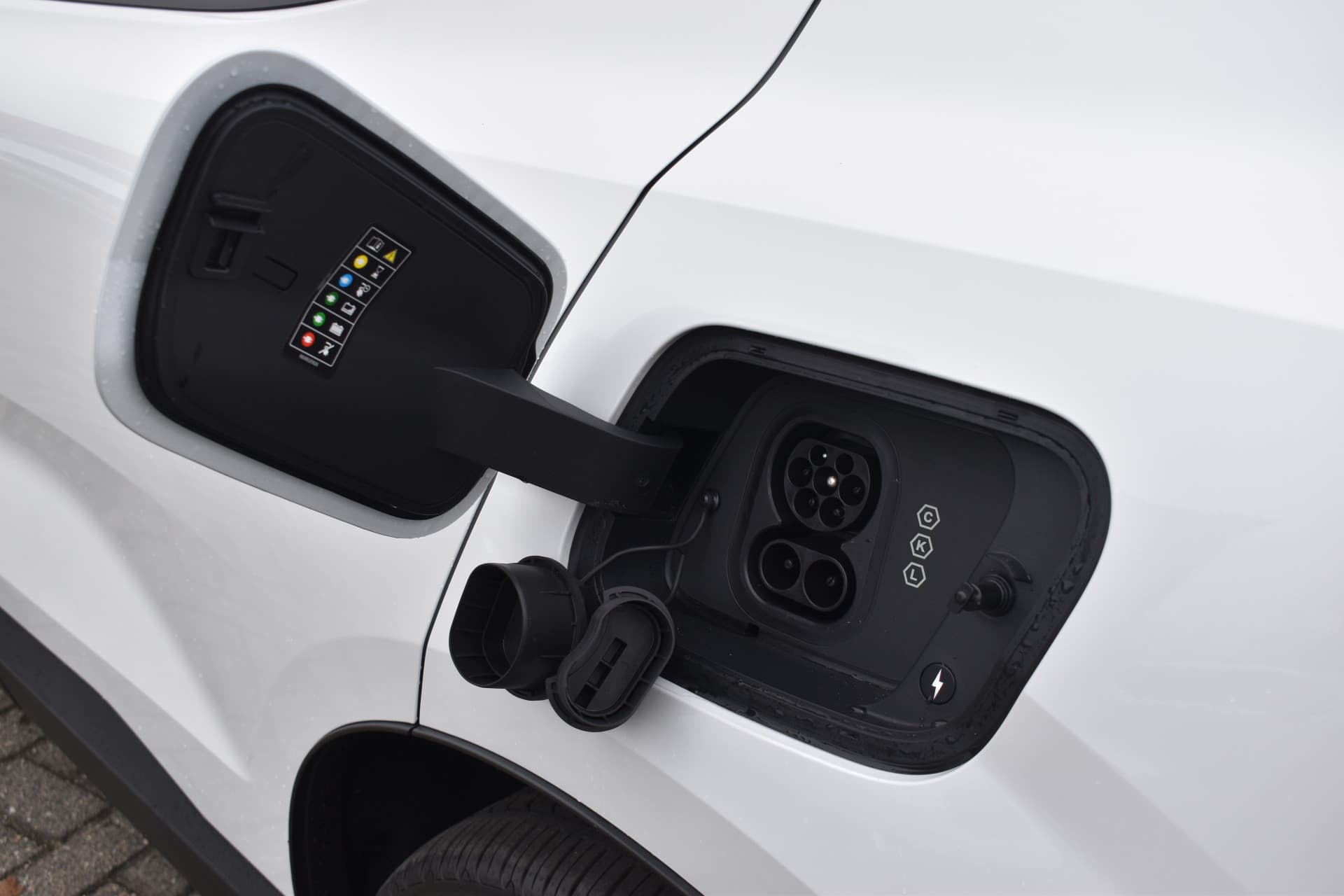 Volvo EX30 Extended Range Plus 69 kWh thumbnail 12