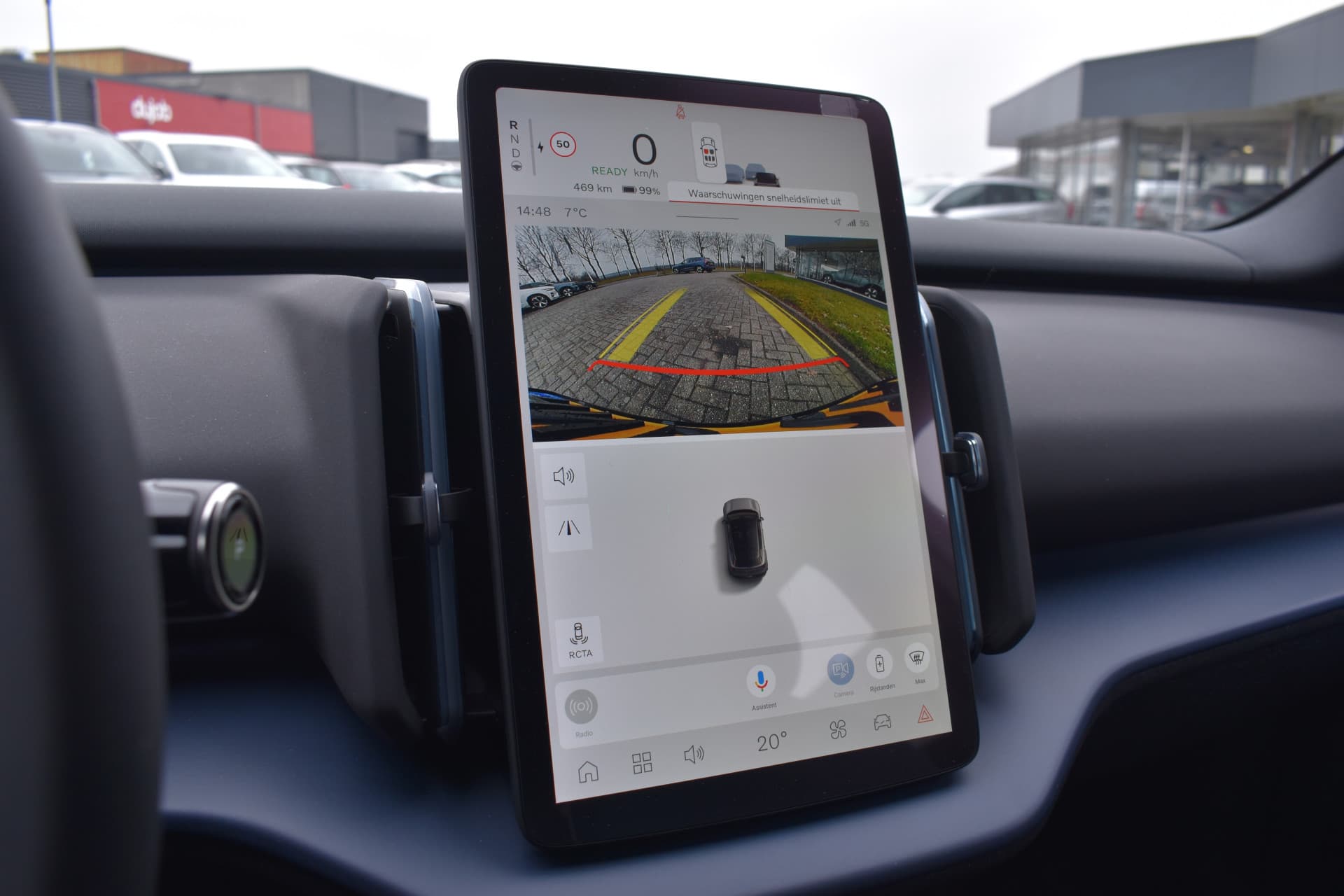 Volvo EX30 Extended Range Plus 69 kWh thumbnail 6