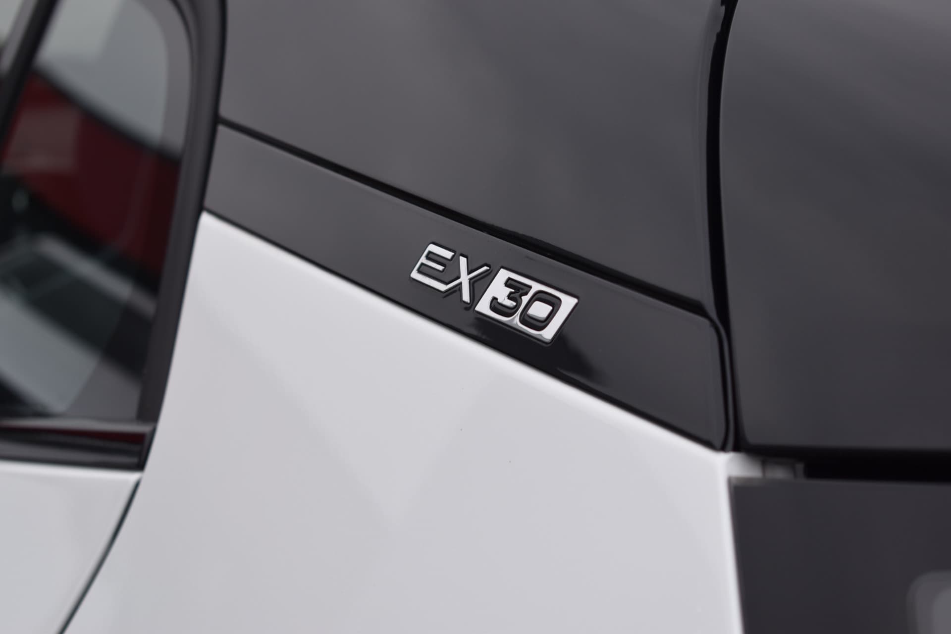 Volvo EX30 Extended Range Plus 69 kWh thumbnail 14