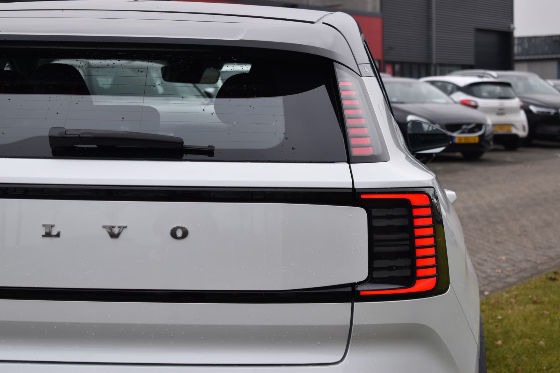 Volvo EX30 Extended Range Plus 69 kWh thumbnail 16