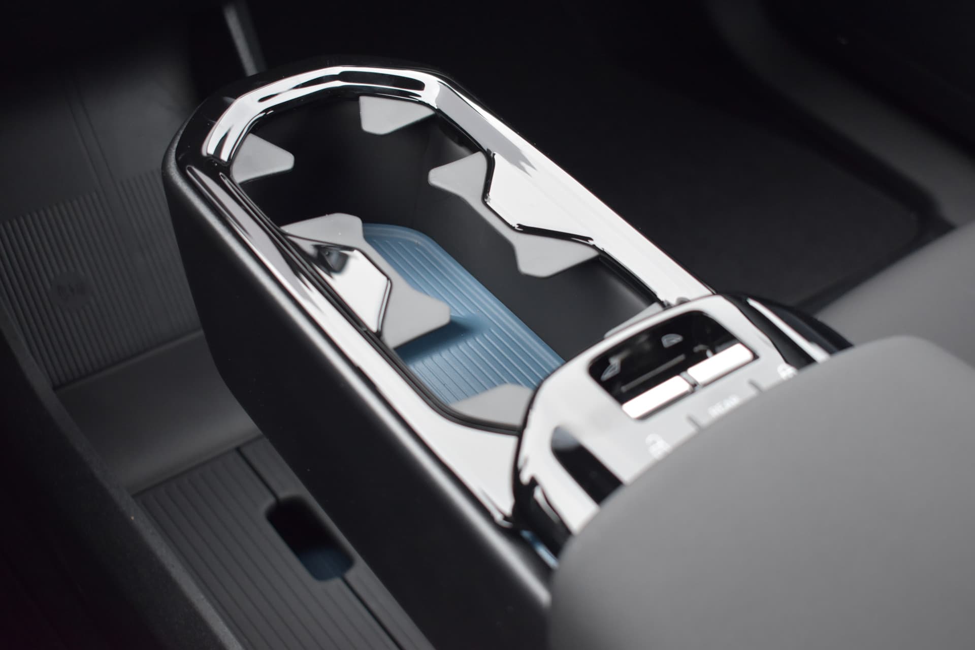 Volvo EX30 Extended Range Plus 69 kWh thumbnail 27