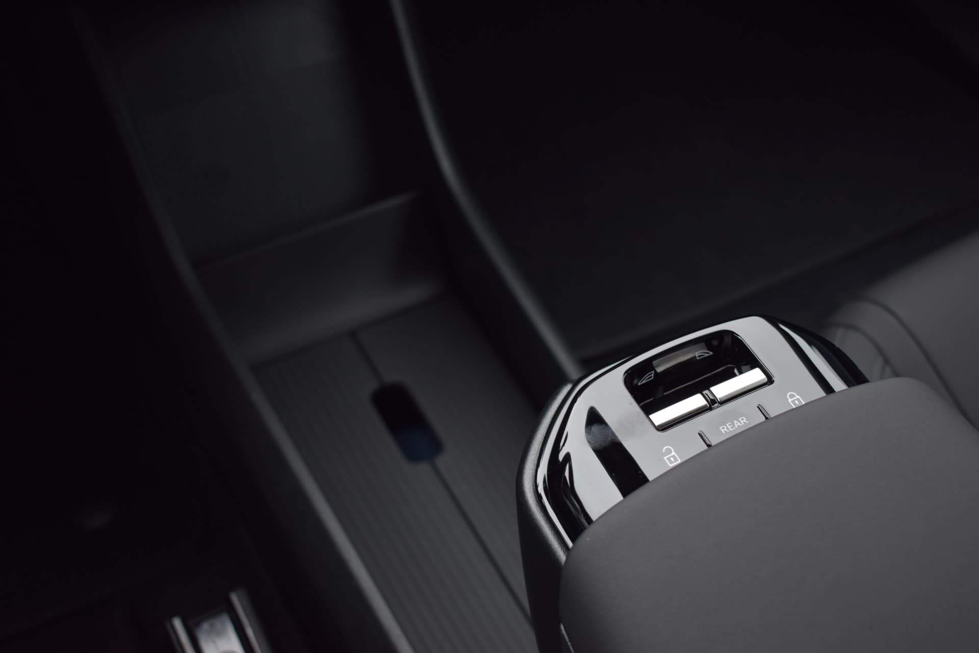 Volvo EX30 Extended Range Plus 69 kWh thumbnail 29