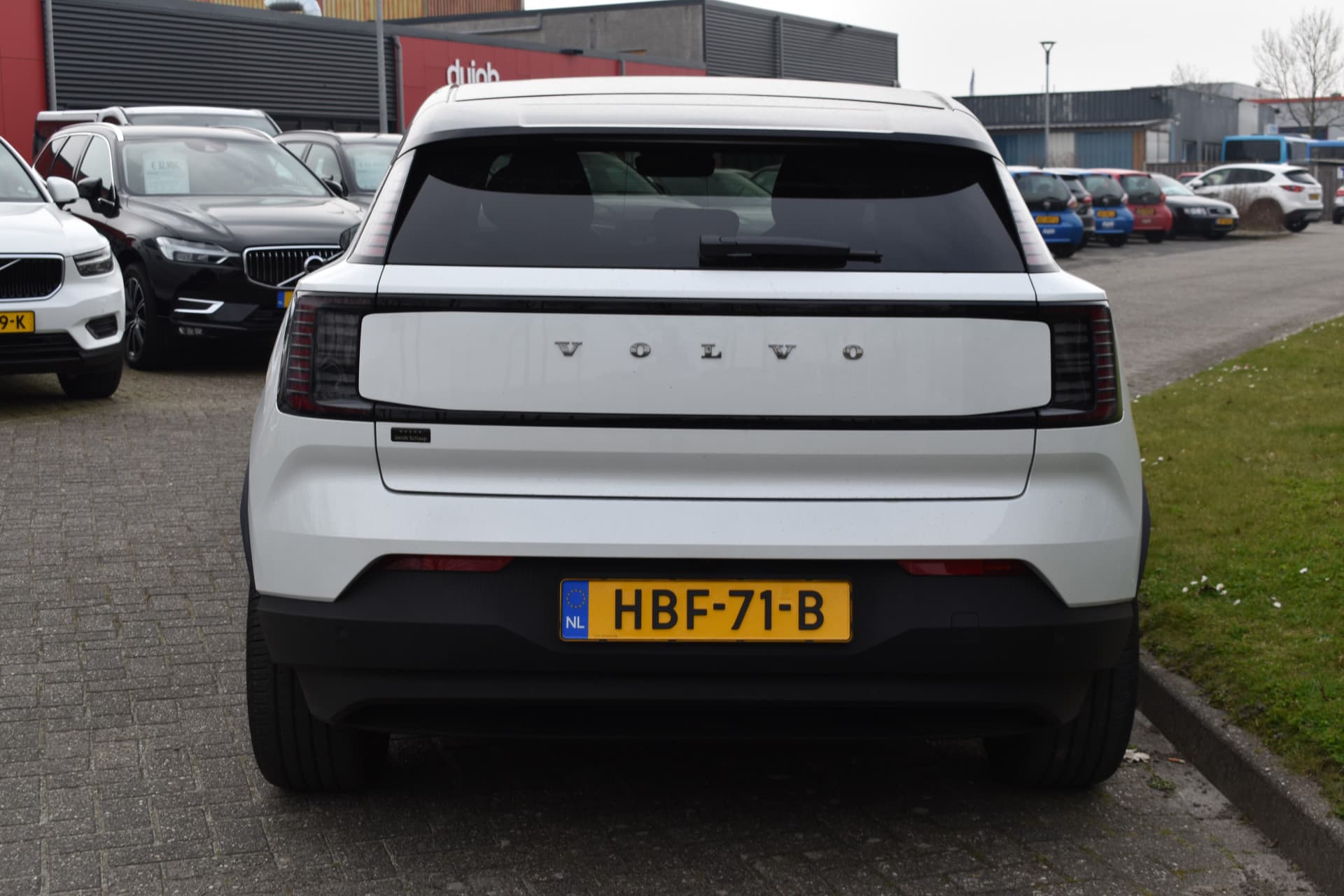 Volvo EX30 Extended Range Plus 69 kWh thumbnail 11