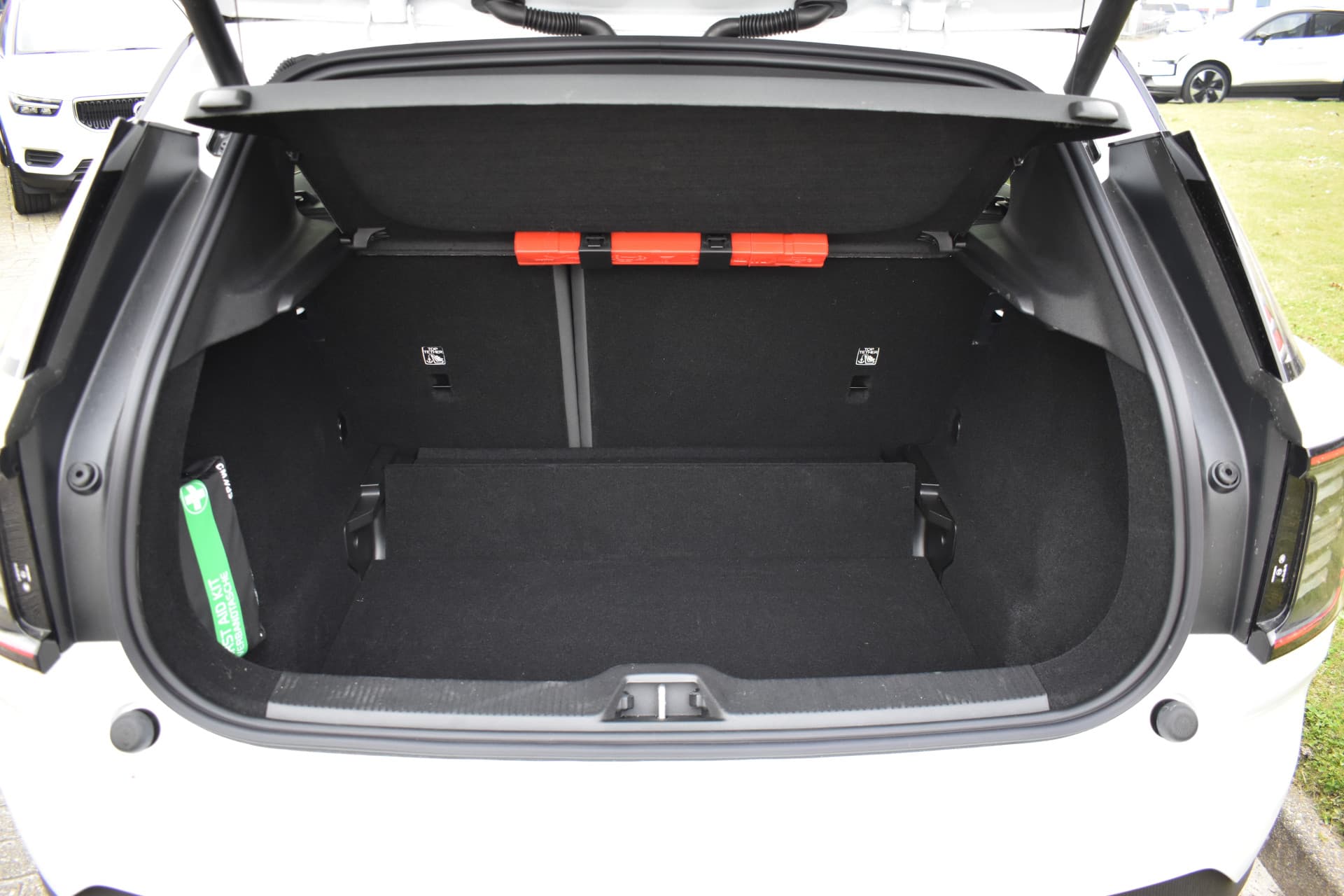 Volvo EX30 Extended Range Plus 69 kWh thumbnail 12