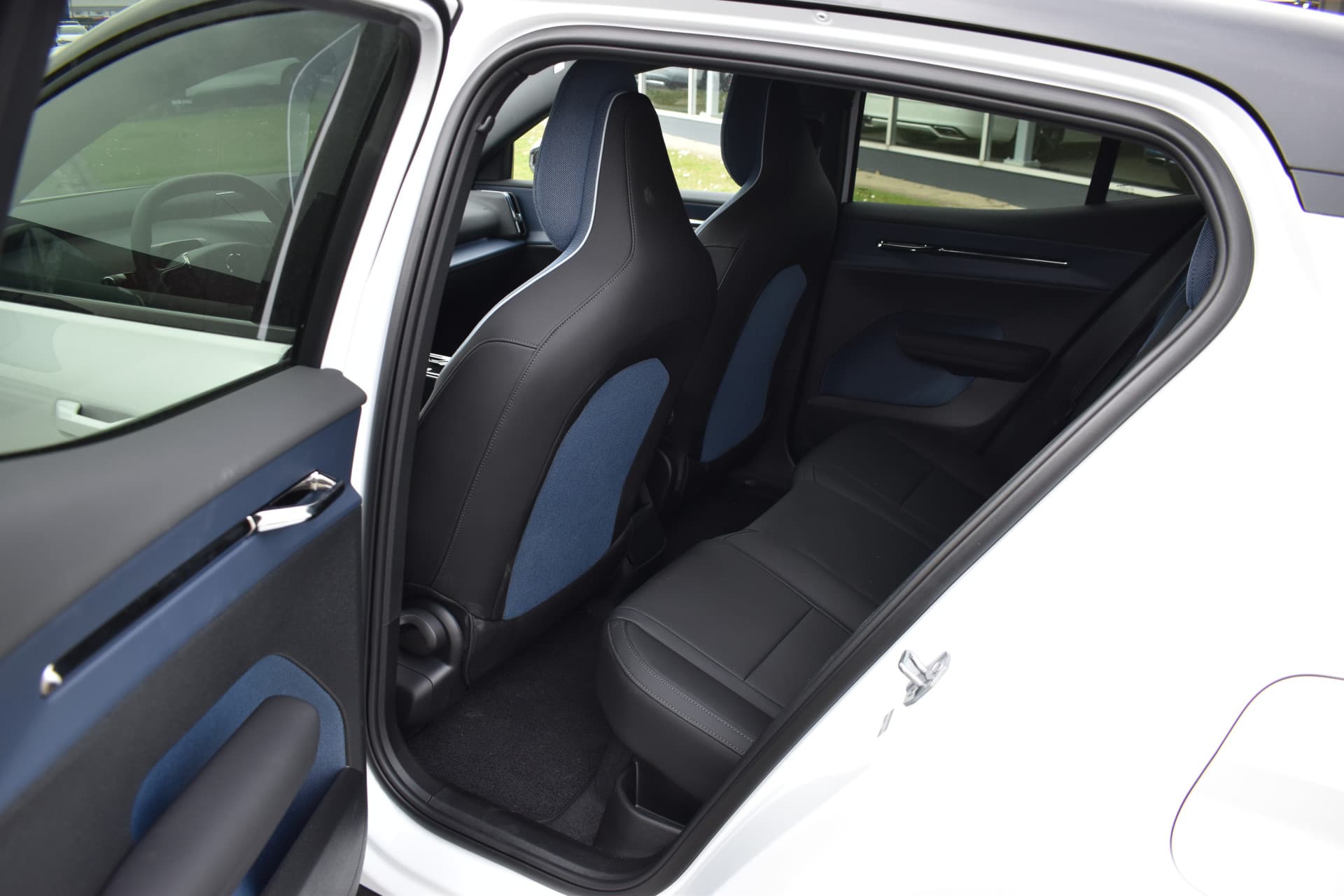 Volvo EX30 Extended Range Plus 69 kWh thumbnail 15