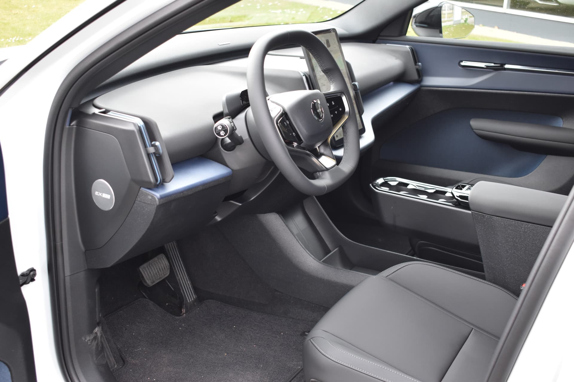 Volvo EX30 Extended Range Plus 69 kWh thumbnail 19