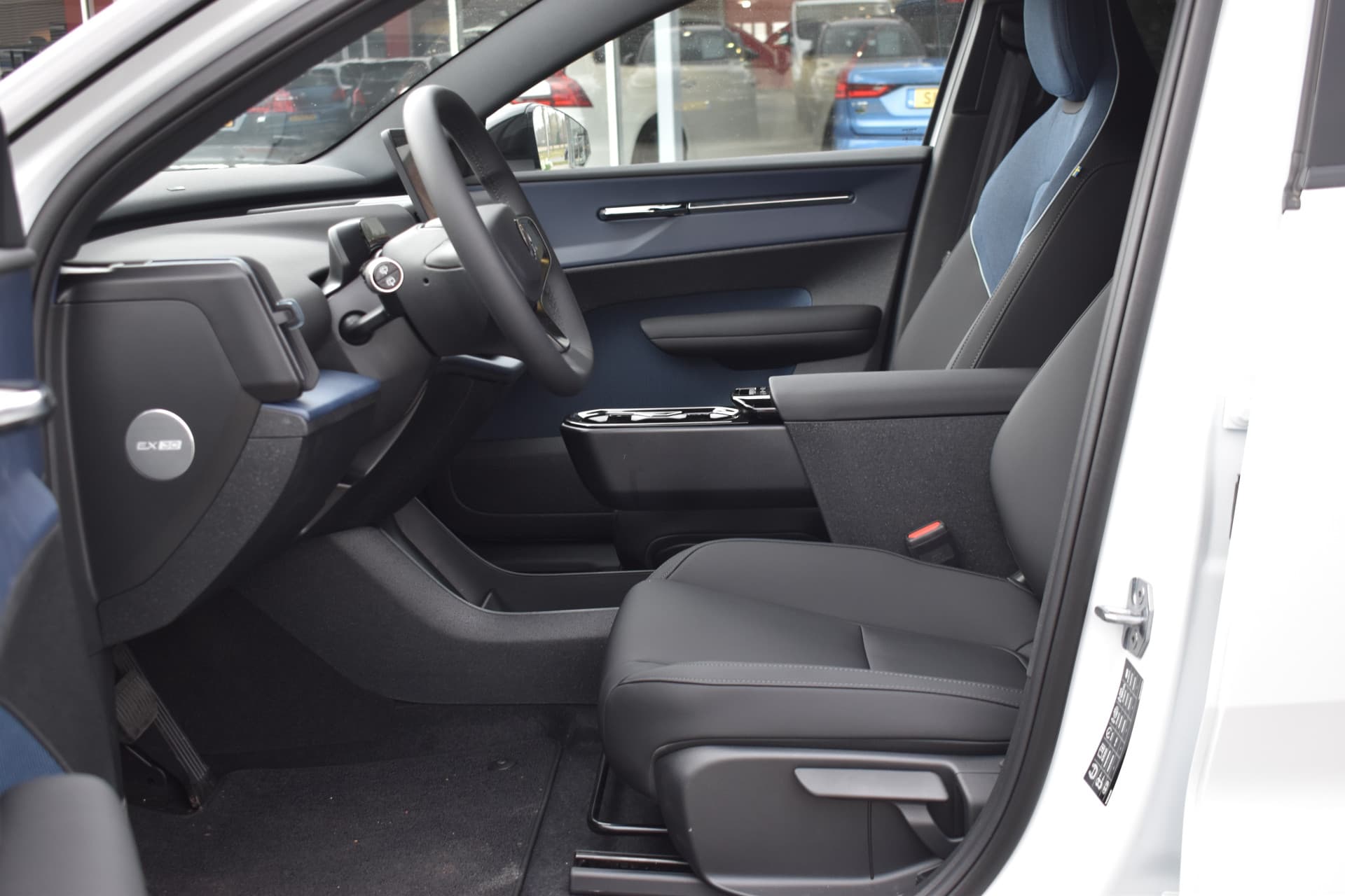 Volvo EX30 Extended Range Plus 69 kWh thumbnail 20