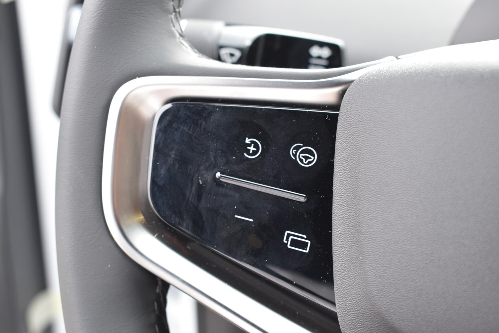 Volvo EX30 Extended Range Plus 69 kWh thumbnail 21