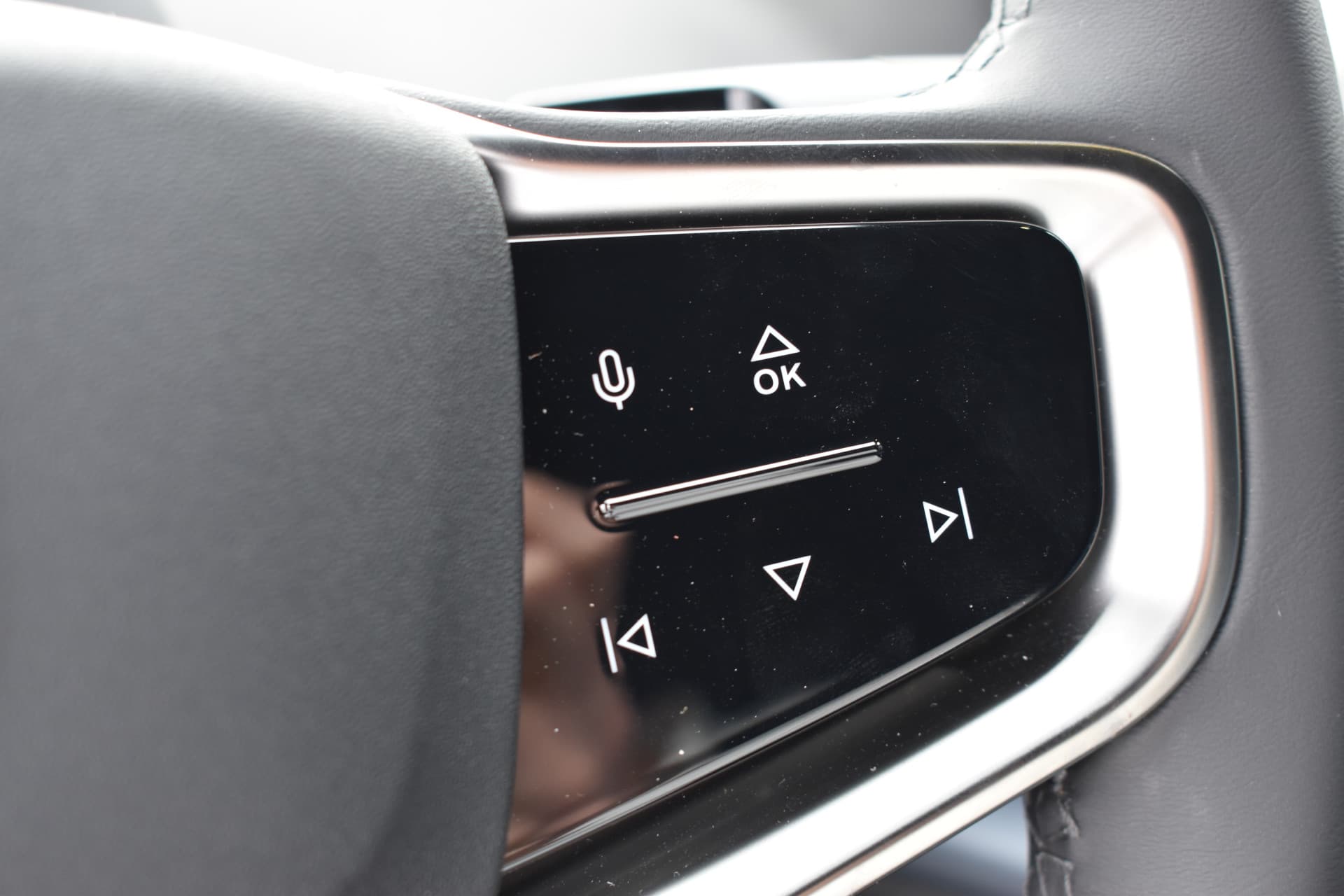 Volvo EX30 Extended Range Plus 69 kWh thumbnail 22