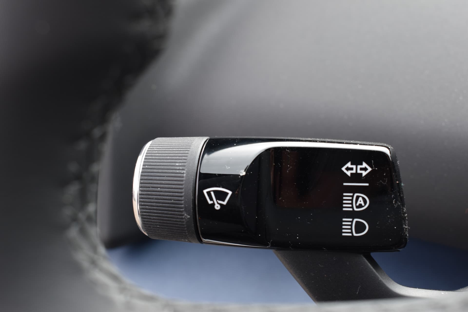 Volvo EX30 Extended Range Plus 69 kWh thumbnail 23