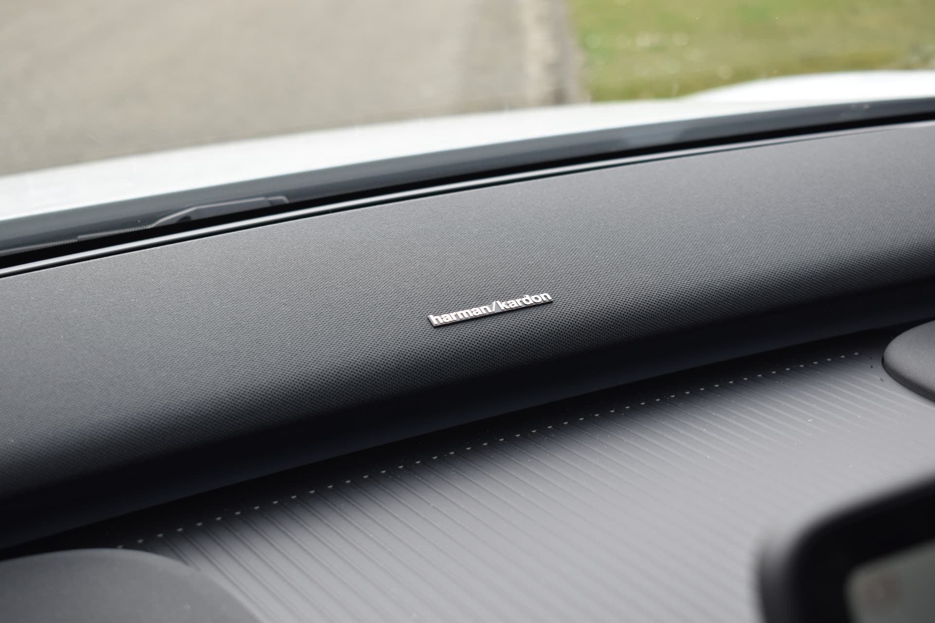 Volvo EX30 Extended Range Plus 69 kWh thumbnail 24