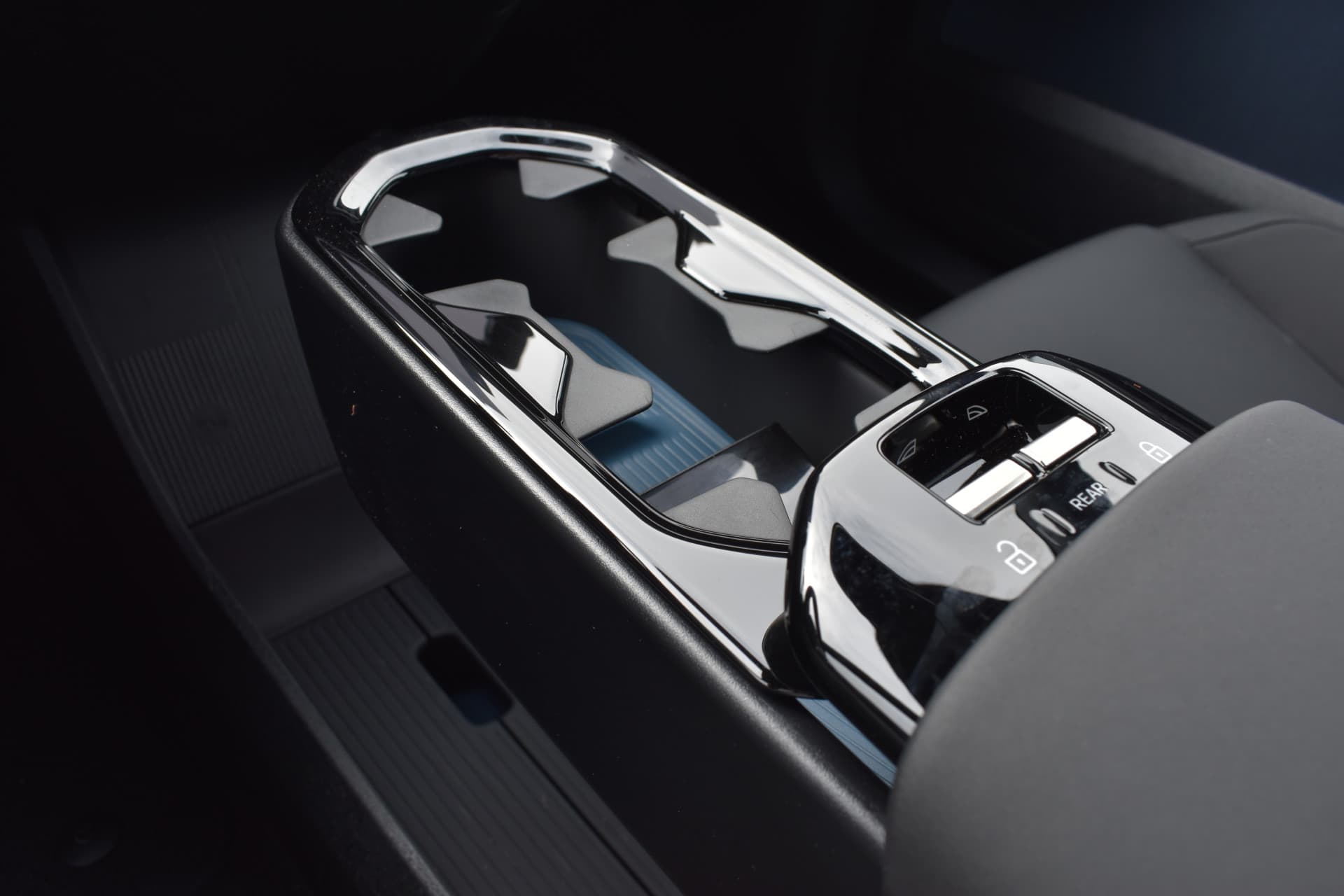 Volvo EX30 Extended Range Plus 69 kWh thumbnail 29