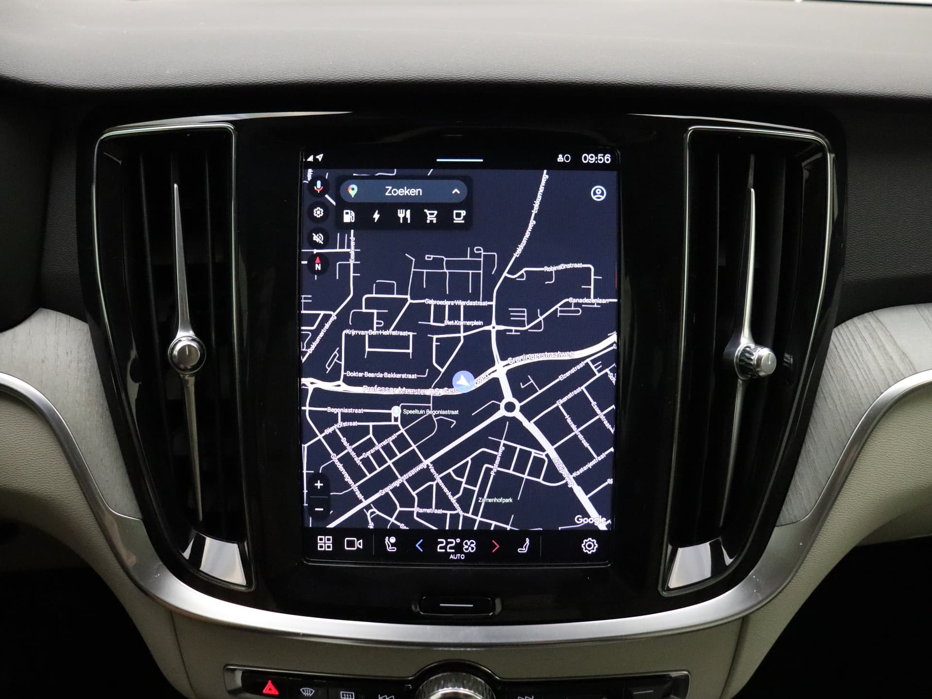 Volvo V60 T6 350pk AWD Essential Bright / Blond leder / ACC / PDC V+A / Camera / Stoel/- en stuurverwarming / 19'' Velgen / Getint glas / thumbnail 8